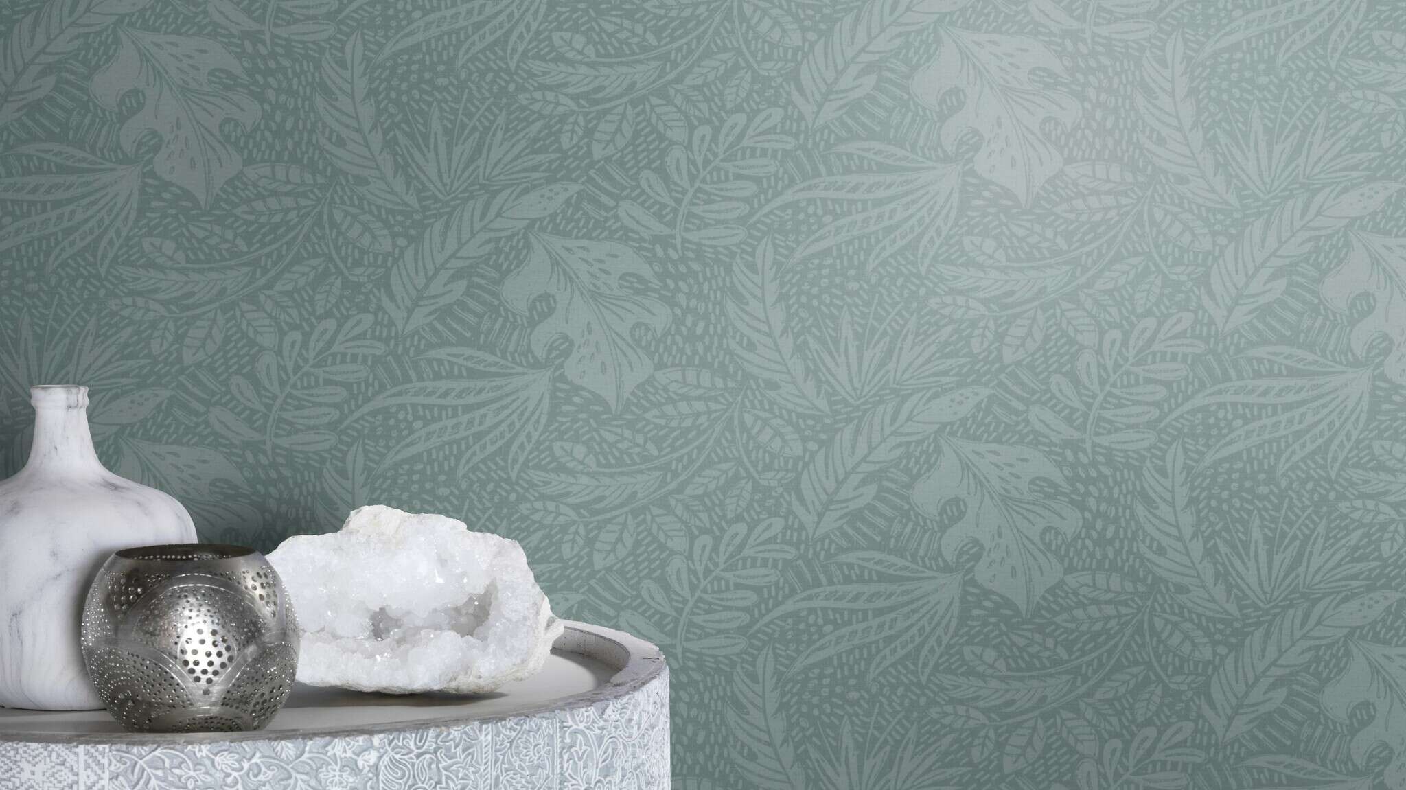 10-553024 Raumsituationen 1 Leaves non-woven wallpaper in green-grey 553024
