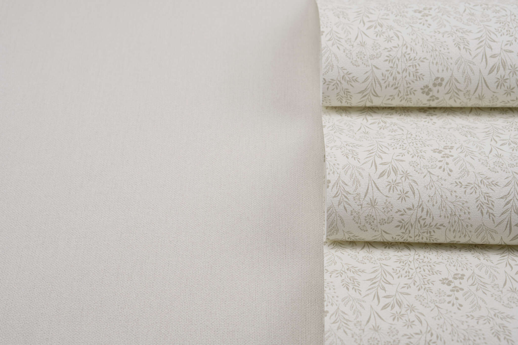 10-709346 Detailaufnahmen 4 Non-woven wallpaper in green-light cream Farmhouse 709346