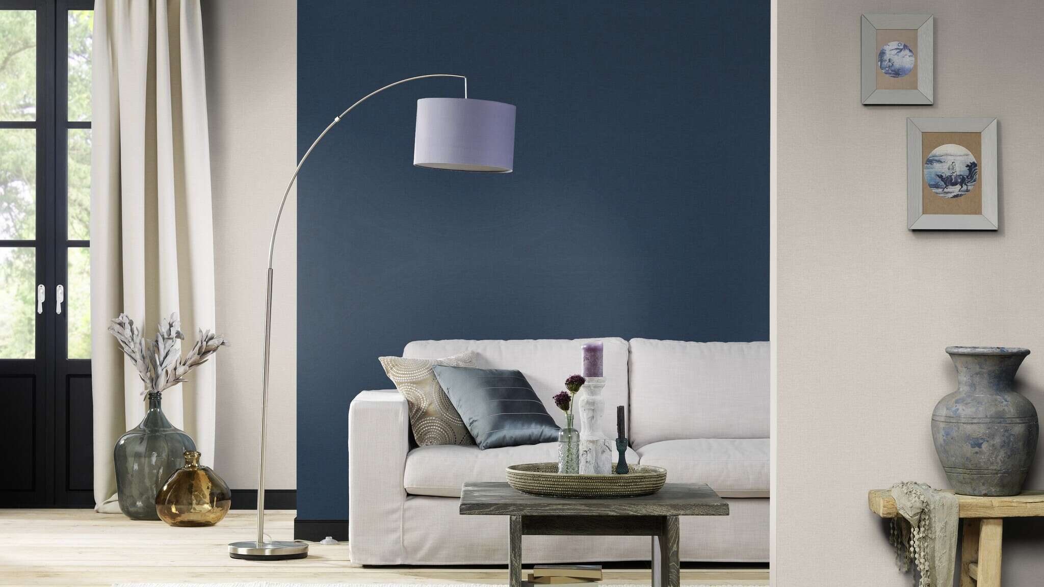 10-449860 Raumsituationen 2 Room with Wallpaper in bold midnight blue with a fine fabric effect.