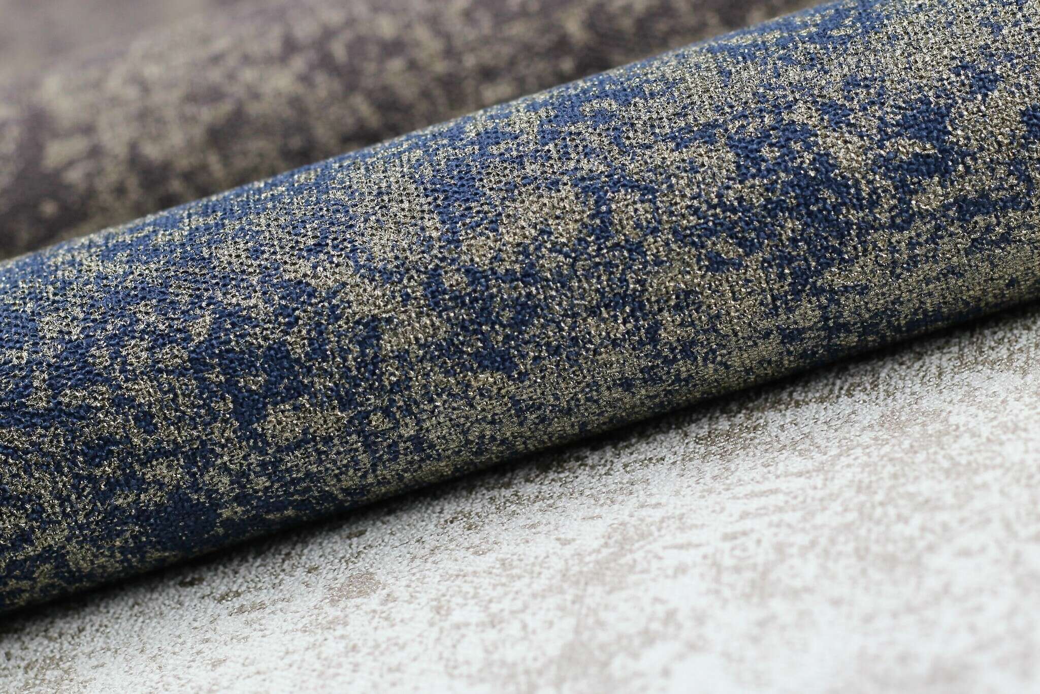 10-410723 Detailaufnahmen 3 Vintage non-woven wallpaper in blue-night blue Selection 410723