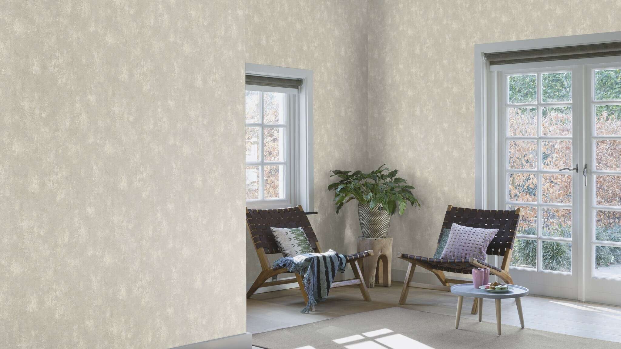 10-609059 Raumsituationen 2 Room with Single-colour wallpaper with concrete look