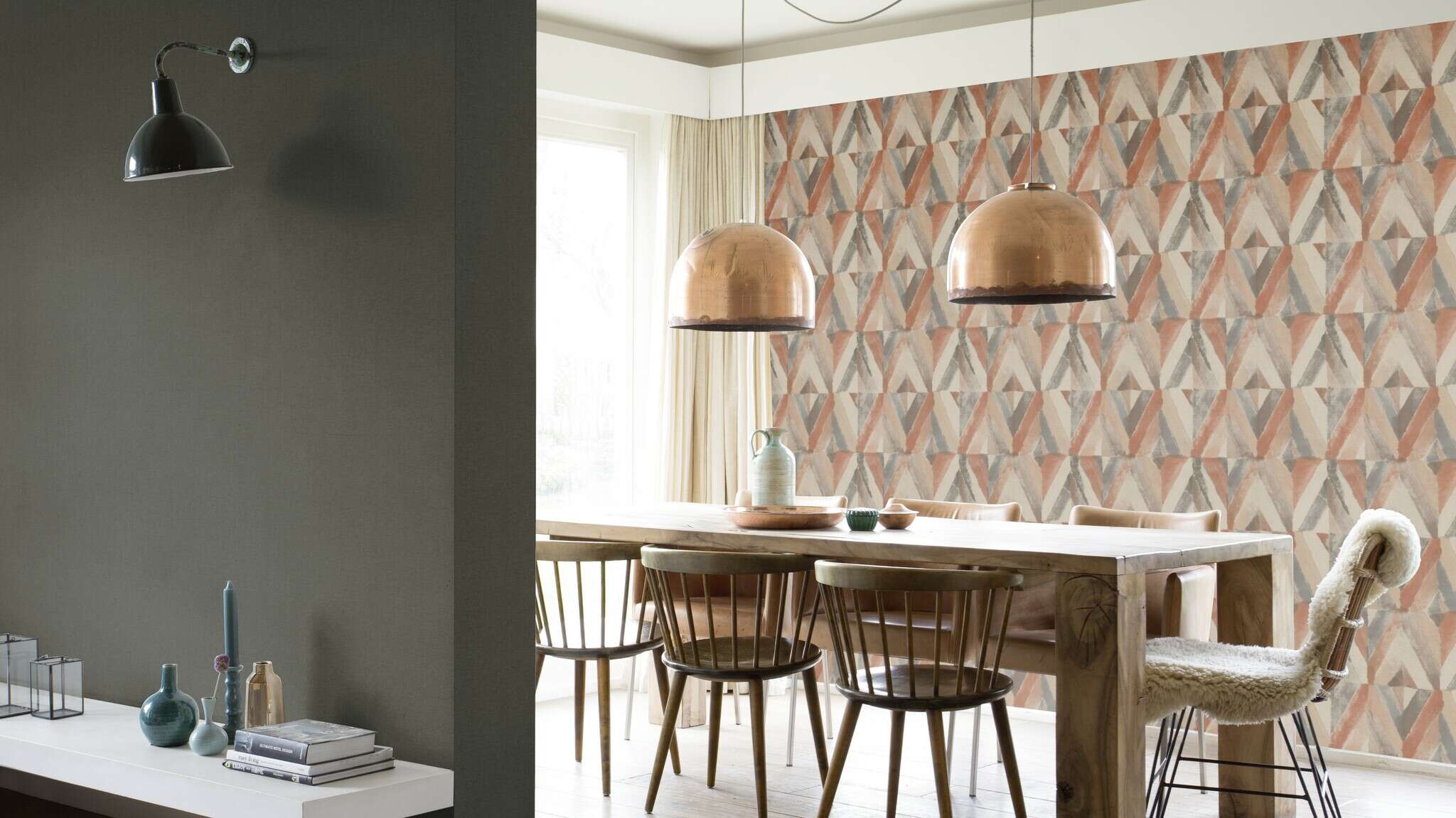 10-449853 Raumsituationen 5 Room with Wallpaper in dark black with a calm surface and a textile look