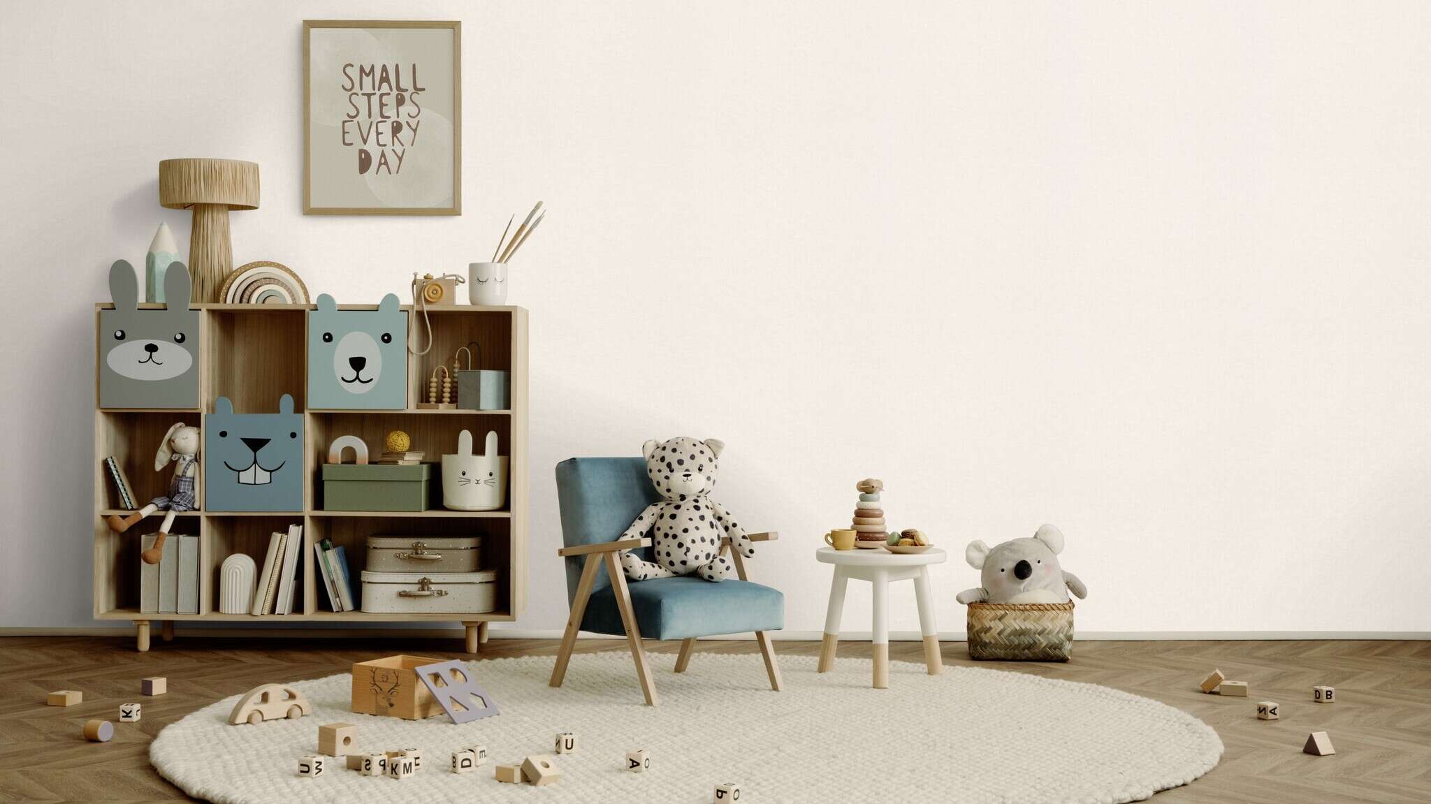 Raum mit Schlichte cremefarbene Tapete für dezente Eleganz