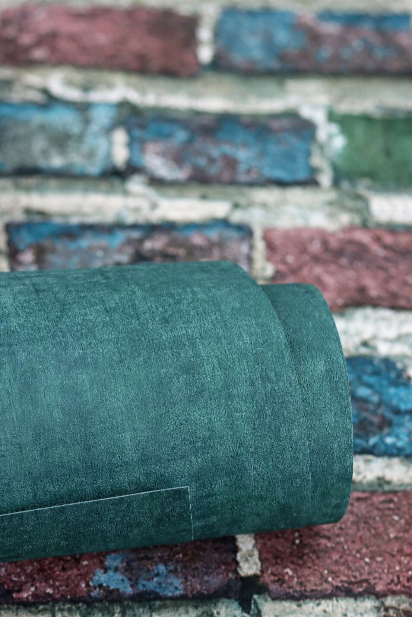 10-429282 Detailaufnahmen 8 Metal look non-woven wallpaper in green-opal green Selection 429282