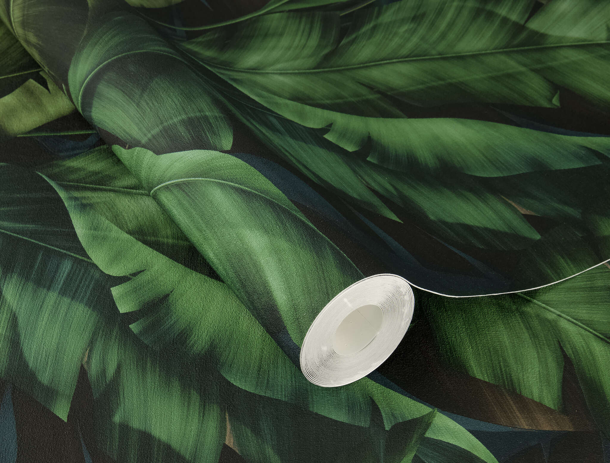 10-370034 Detailaufnahmen 3 Rio 370034 self-adhesive wallpaper - tropical banana leaves in green