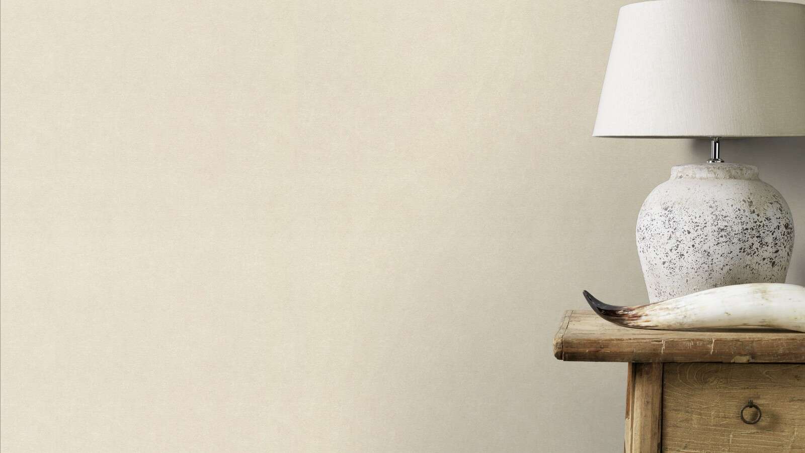 10-467147 Raumsituationen 2 Room with Warm, sandy colours with a fine surface texture – for cosy, natural wall designs.