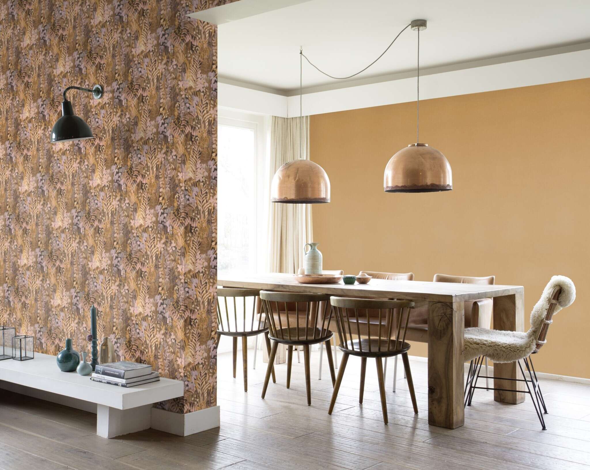 10-600292 Raumsituationen 2 Room with Single-colour wallpaper with a woven look