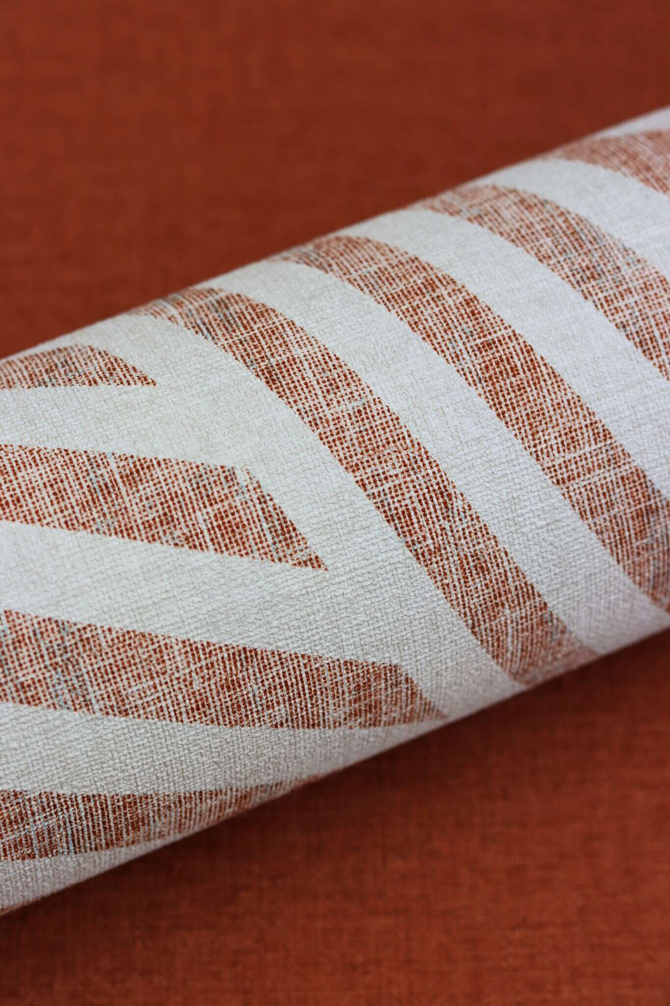 10-704549 Detailaufnahmen 7 Non-woven wallpaper in light red-terra Selection 704549