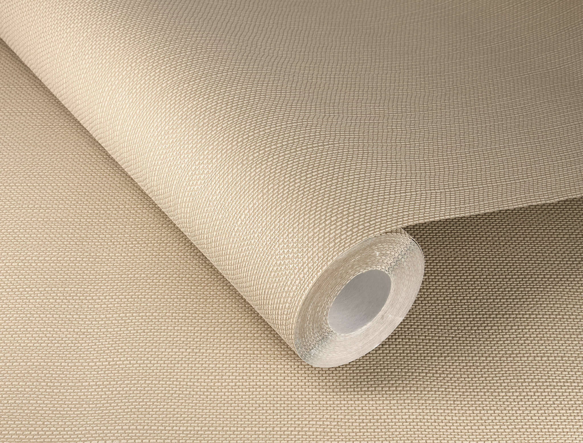 10-312416 Detailaufnahmen 1 Detailbild von Schlichte sandbeige Vliestapete mit feiner, gewebter Oberflächenstruktur