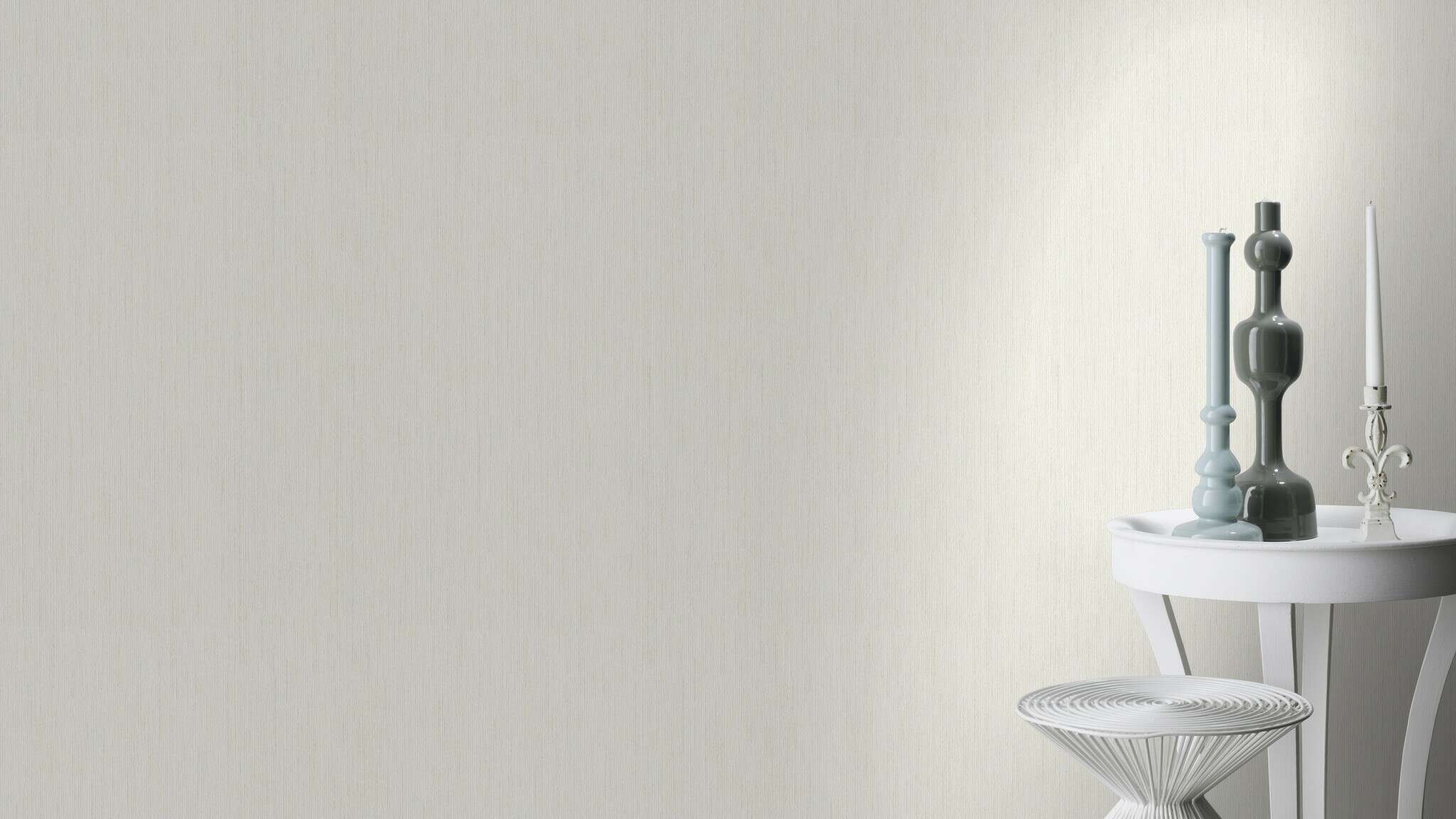 10-536119 Raumsituationen 3 Room with Wallpaper with a vertical texture, fine grooves and a glossy effect