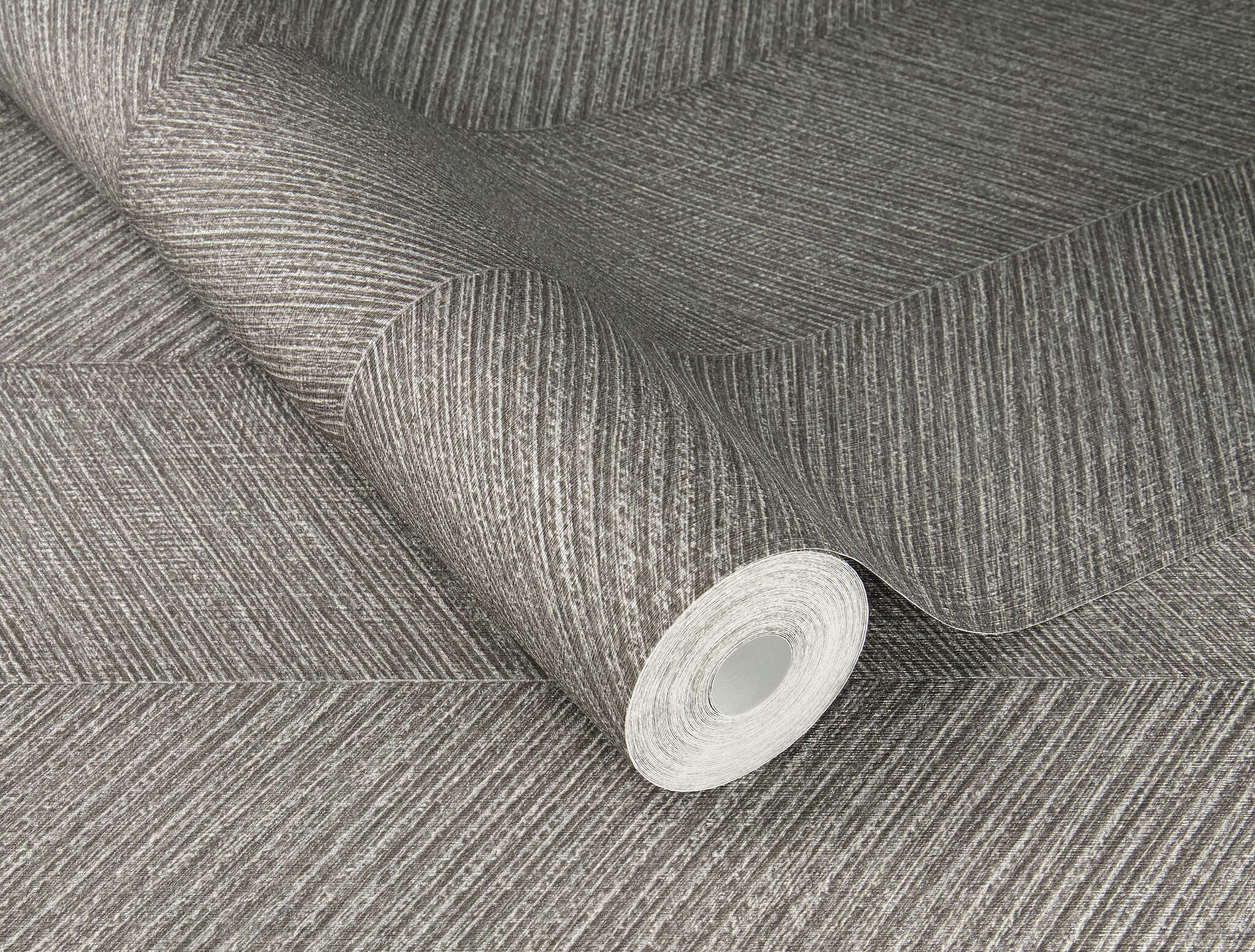 10-720372 Detailaufnahmen 1 Detailed image of Wallpaper with chevron pattern and grooved texture