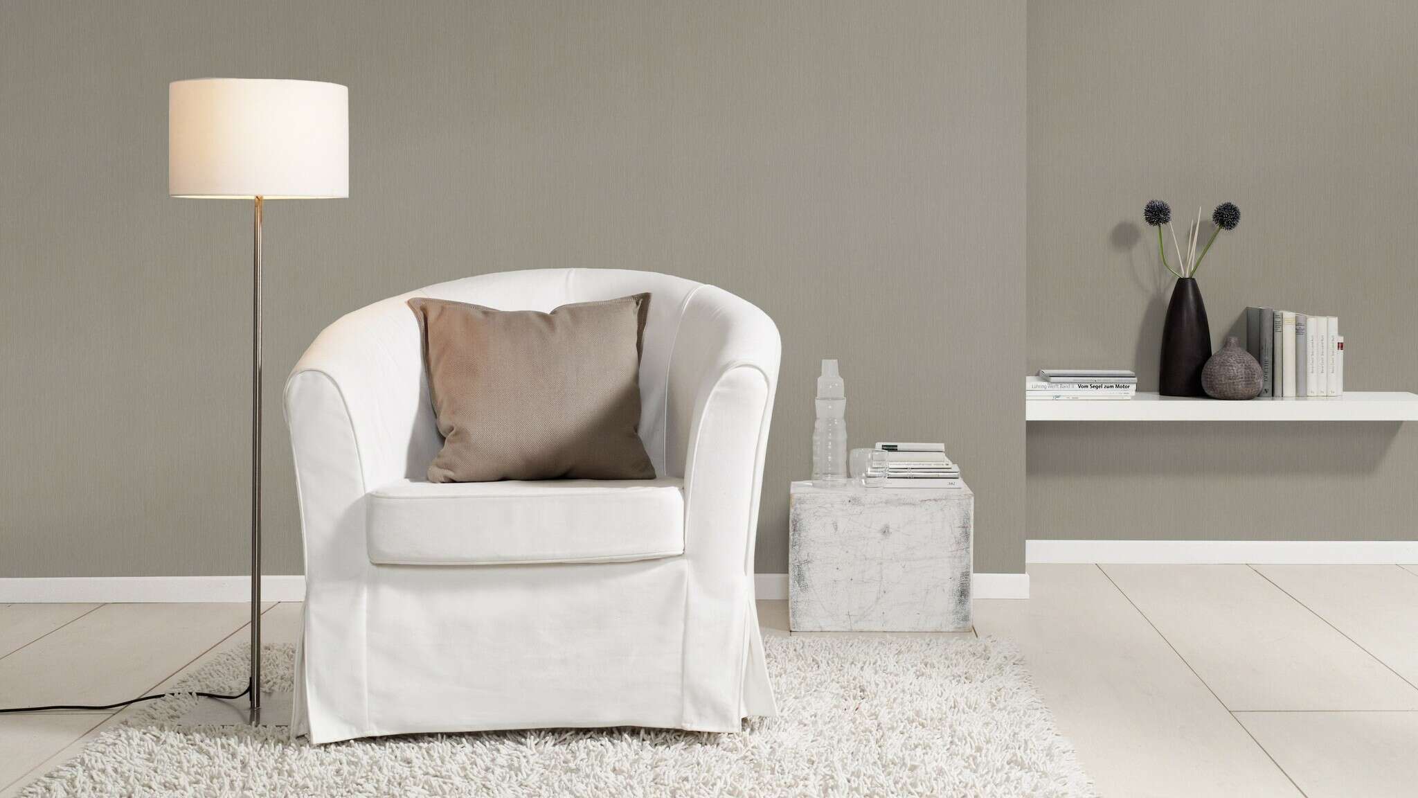 10-536843 Raumsituationen 3 Room with Single-colour wallpaper with a textile texture