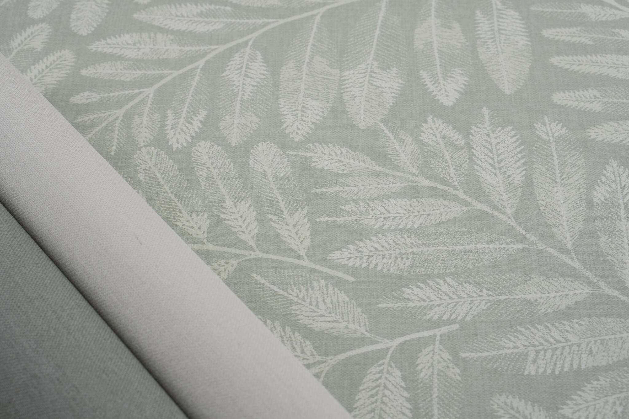 10-709551 Detailaufnahmen 2 Non-woven wallpaper in green-sage Farmhouse 709551