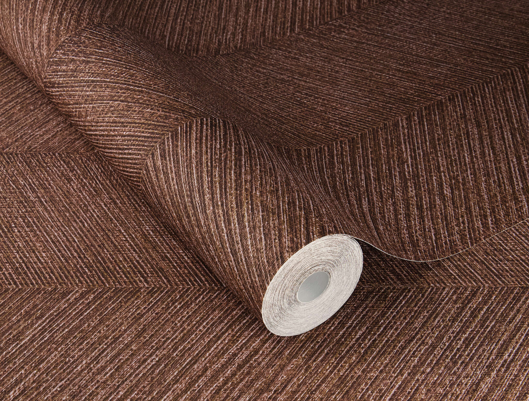 10-720365 Detailaufnahmen 1 Detailbild von Tapete mit Chevron Muster und Rillenstruktur