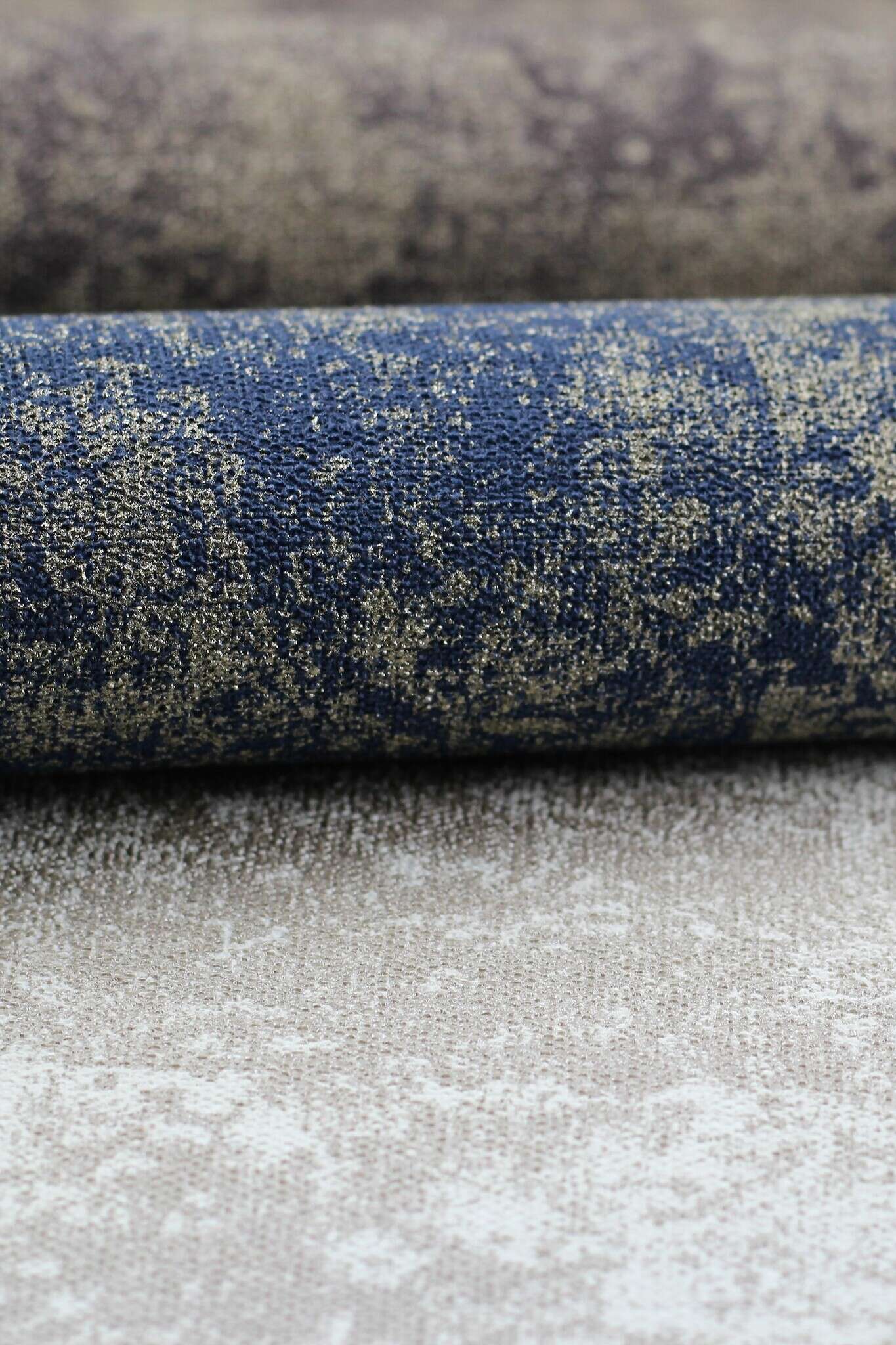 10-410723 Detailaufnahmen 2 Vintage non-woven wallpaper in blue-night blue Selection 410723