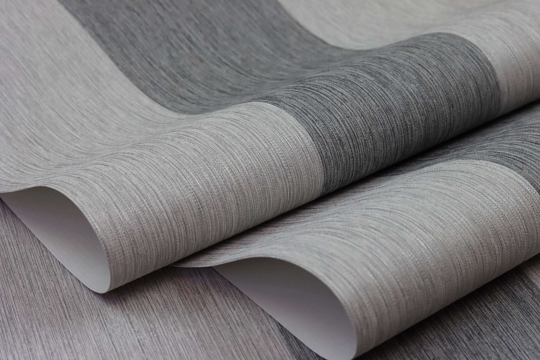 10-844009 Detailaufnahmen 6 Detailed image of Wallpaper with block stripes and grooved texture