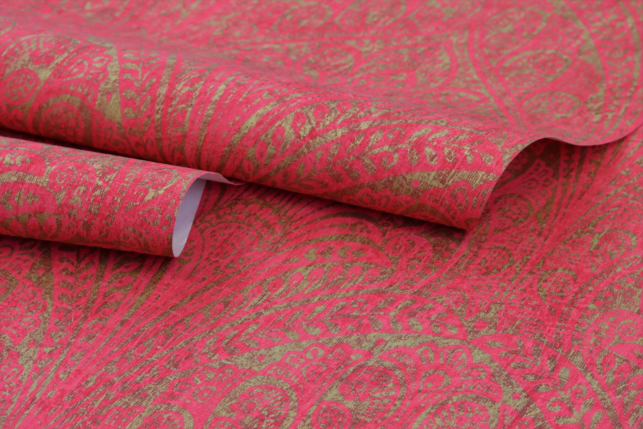 10-746365 Detailaufnahmen 5 Detailed image of Oriental wallpaper with paisley-style ornaments