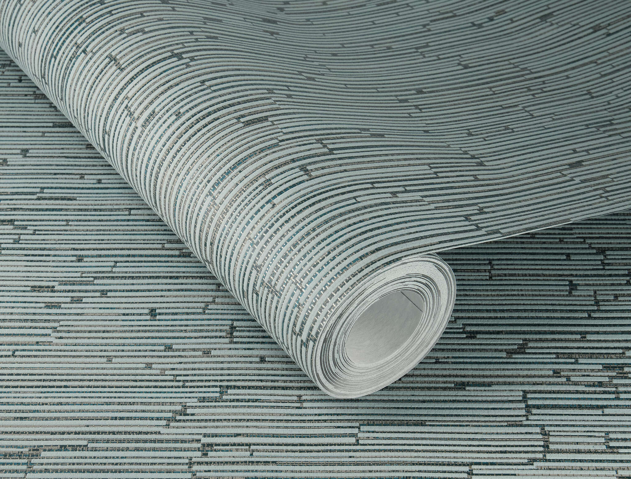 10-312652 Detailaufnahmen 2 Detailed image of Petrol-coloured non-woven wallpaper with vertical line structure and sophisticated texture