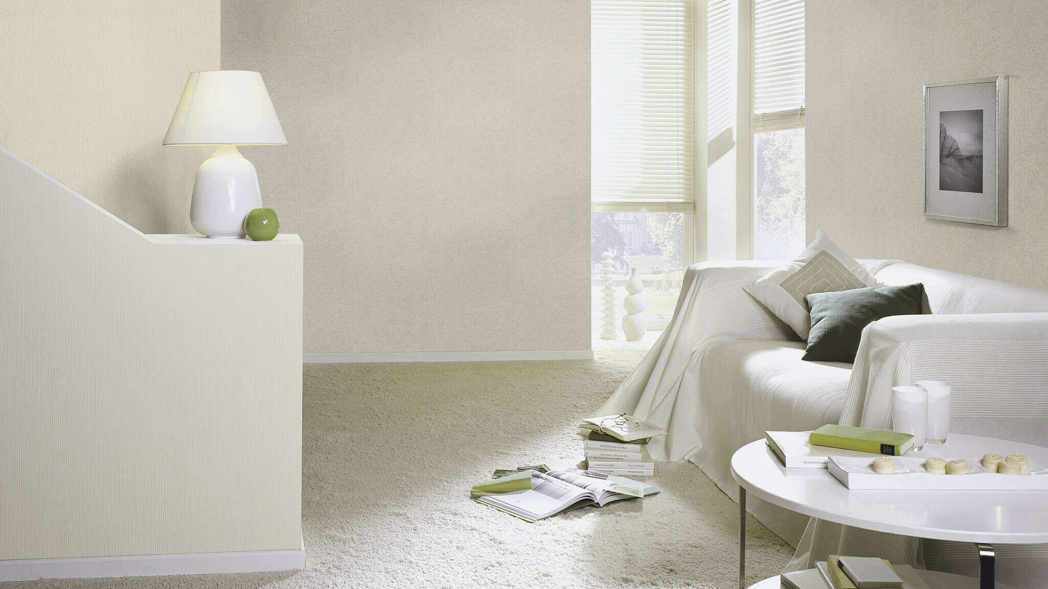 10-541441 Raumsituationen 7 Room with Single-colour wallpaper with vertical texture