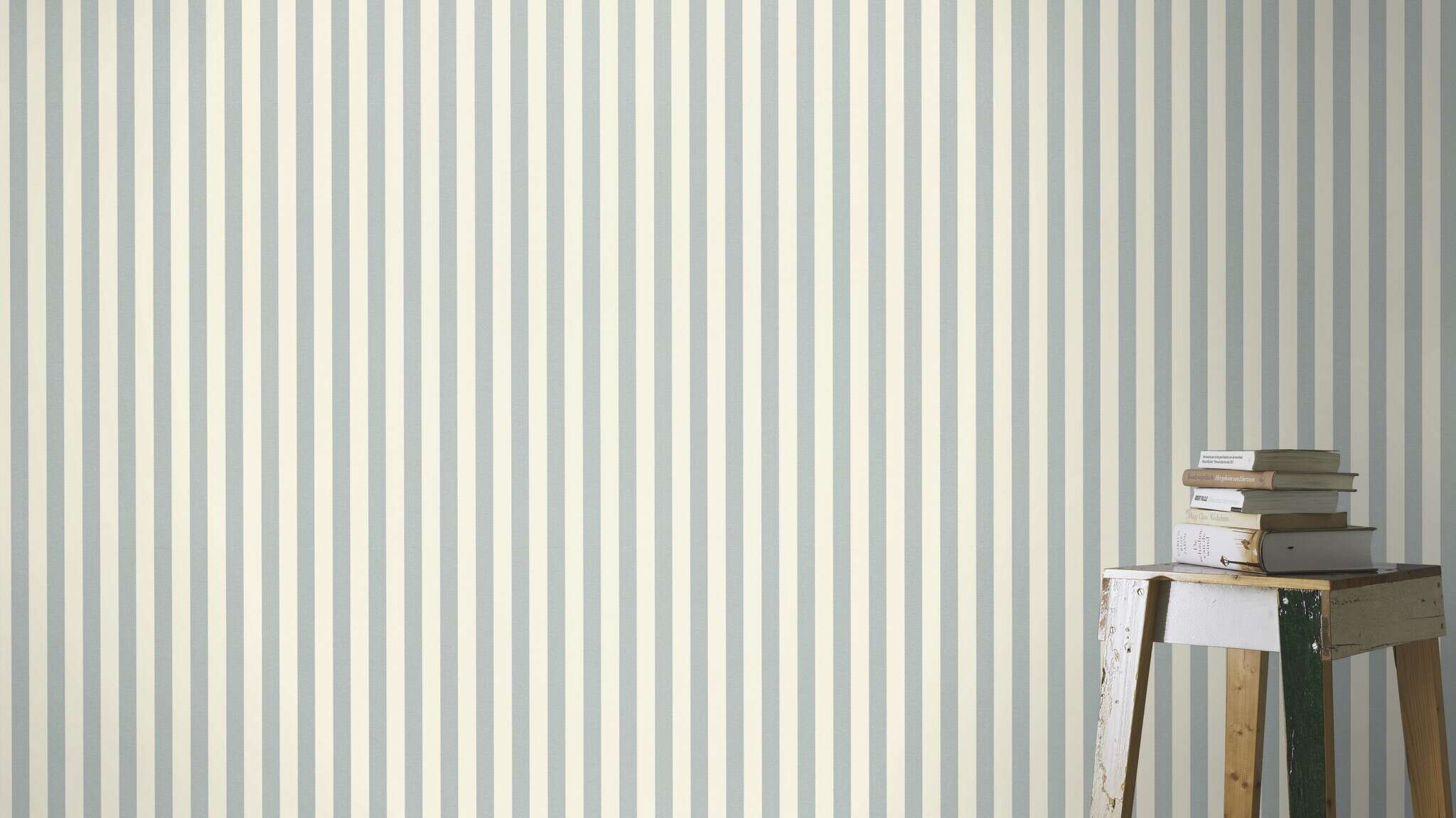 10-570328 Raumsituationen 7 Room with Striped wallpaper with a fabric-like texture