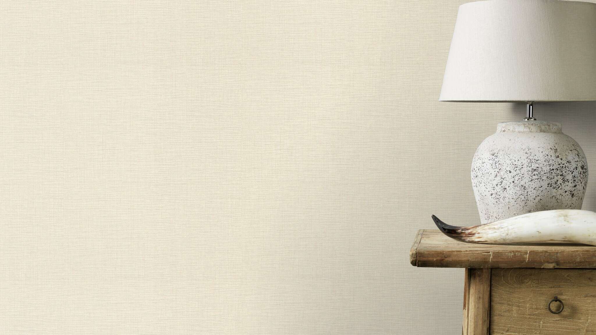 10-611953 Raumsituationen 1 Room with Single-colour wallpaper with vertical and horizontal grooves