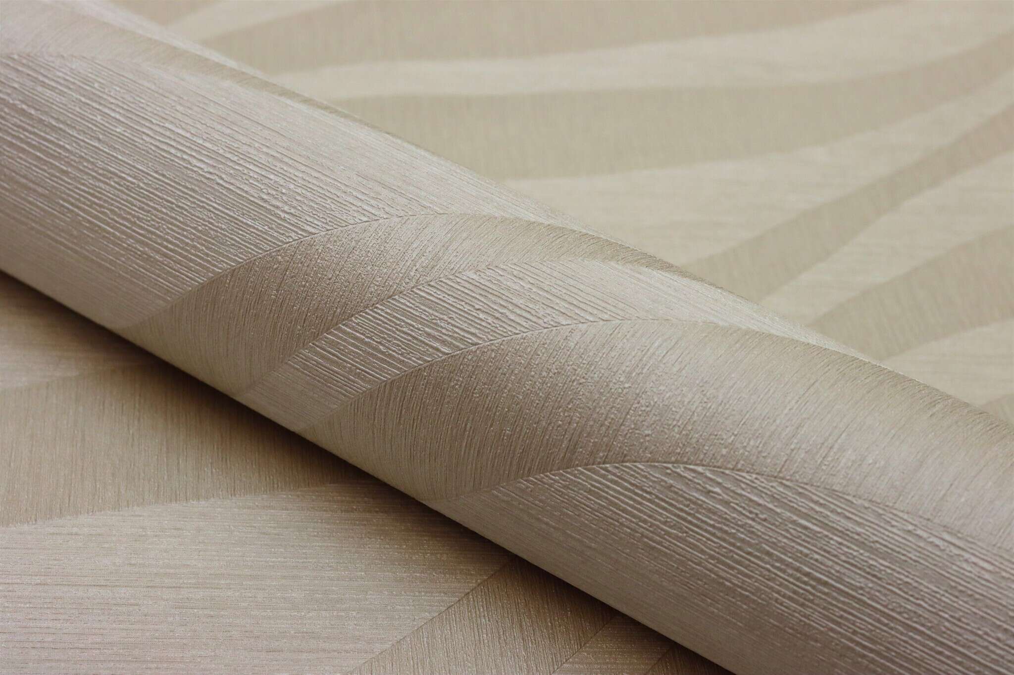 10-608038 Detailaufnahmen 6 Image détaillée de Papier peint graphique avec des vagues et une texture rainurée