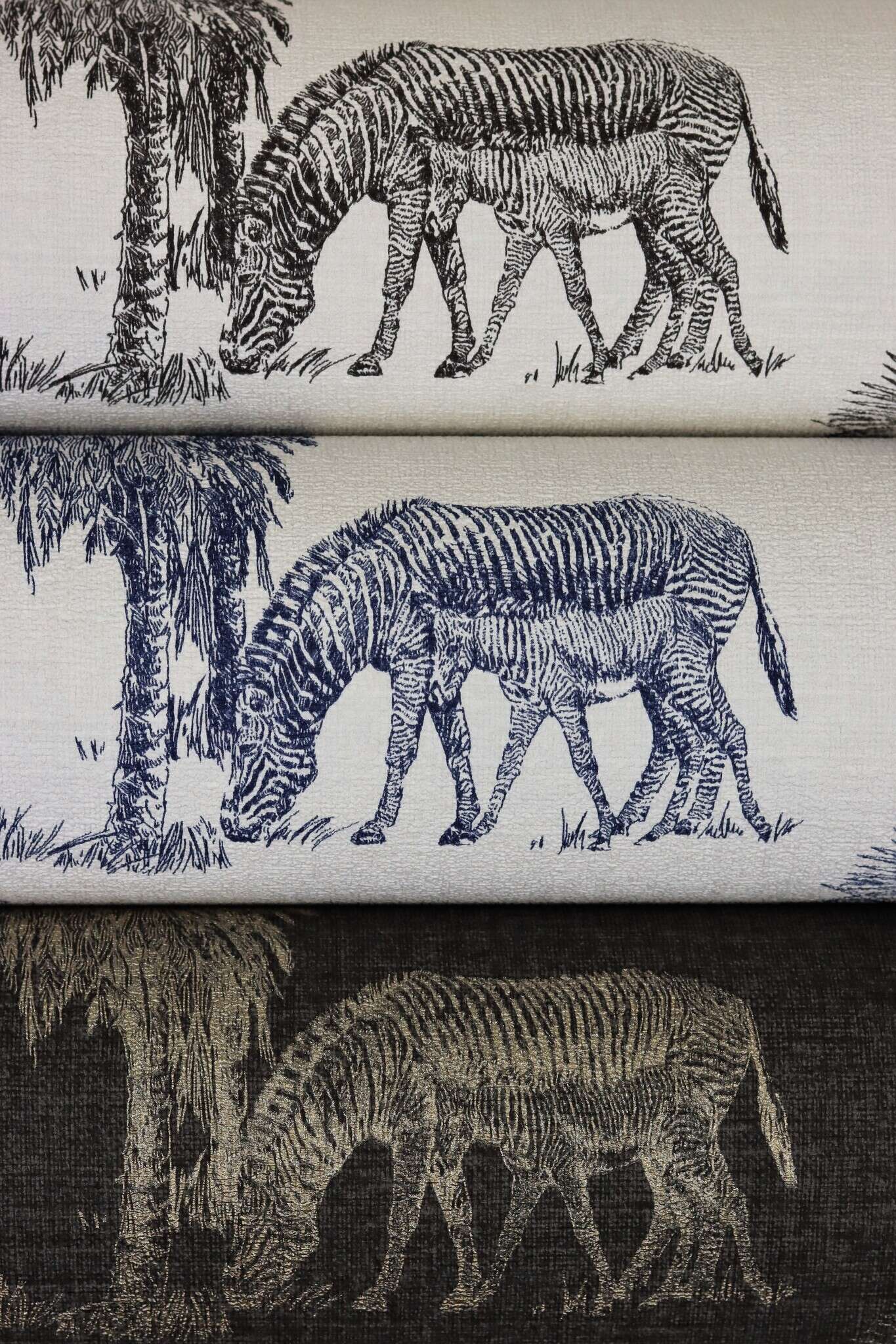 10-555035 Detailaufnahmen 3 Detailbild von Safari-Tapete mit skizzierten Zebras, Giraffen, Löwen und Elefanten