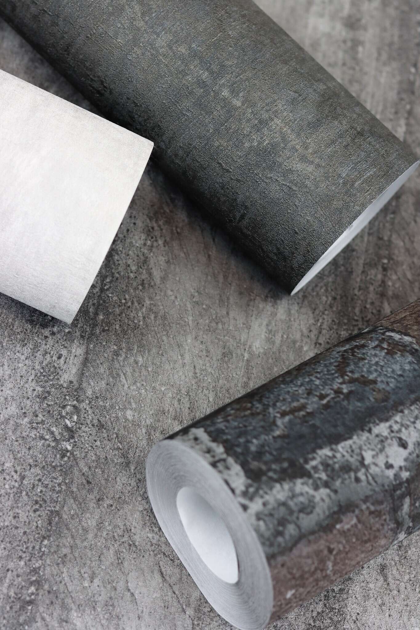 10-429268 Detailaufnahmen 1 Image détaillée de Papier peint non tissé foncé avec une surface mate et une texture structurée anthracite.