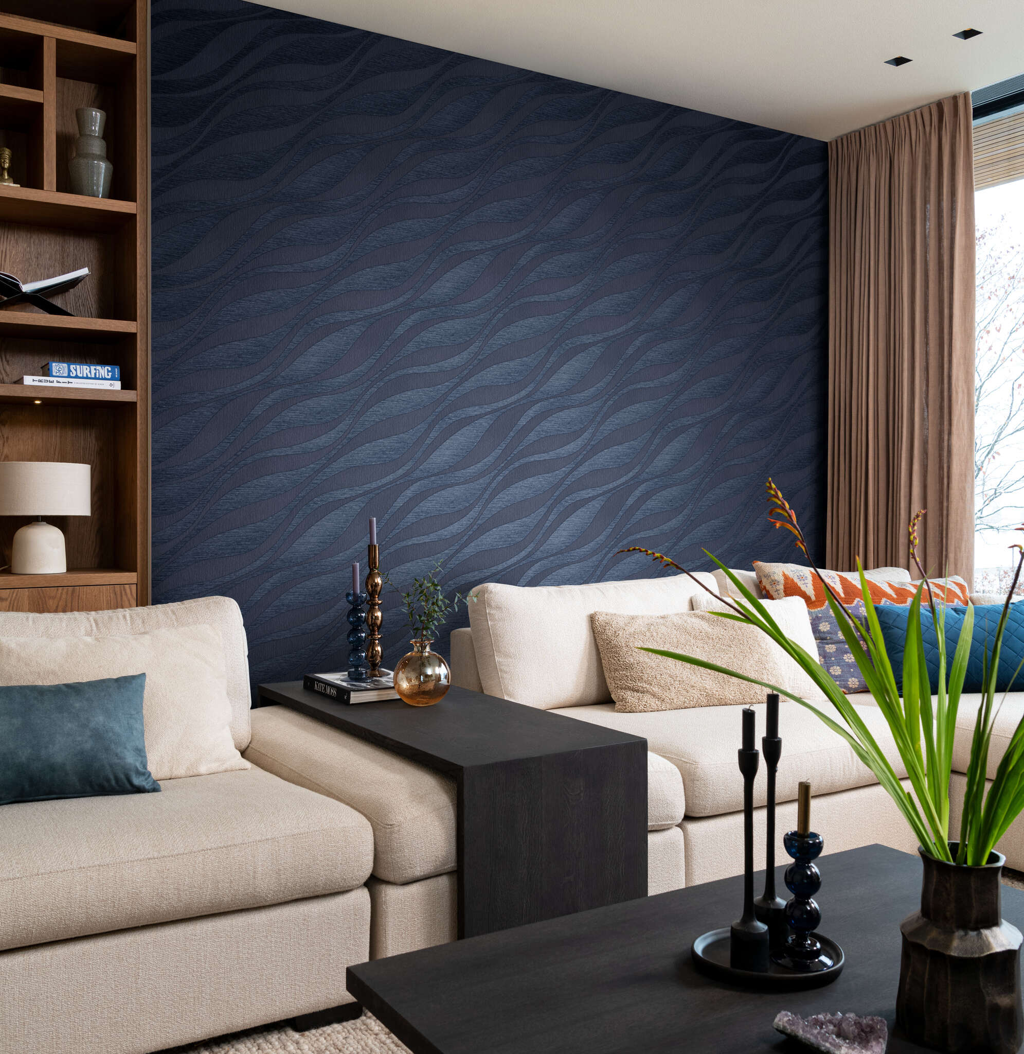 10-608076 Raumbilder 1 Room with Graphic wallpaper with waves and grooved texture