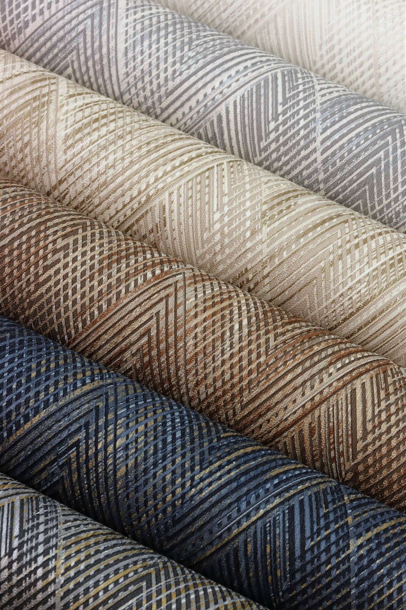 10-844108 Detailaufnahmen 6 Detailbild von Tapete mit Zick-Zack Rauten und diagonalen Linien