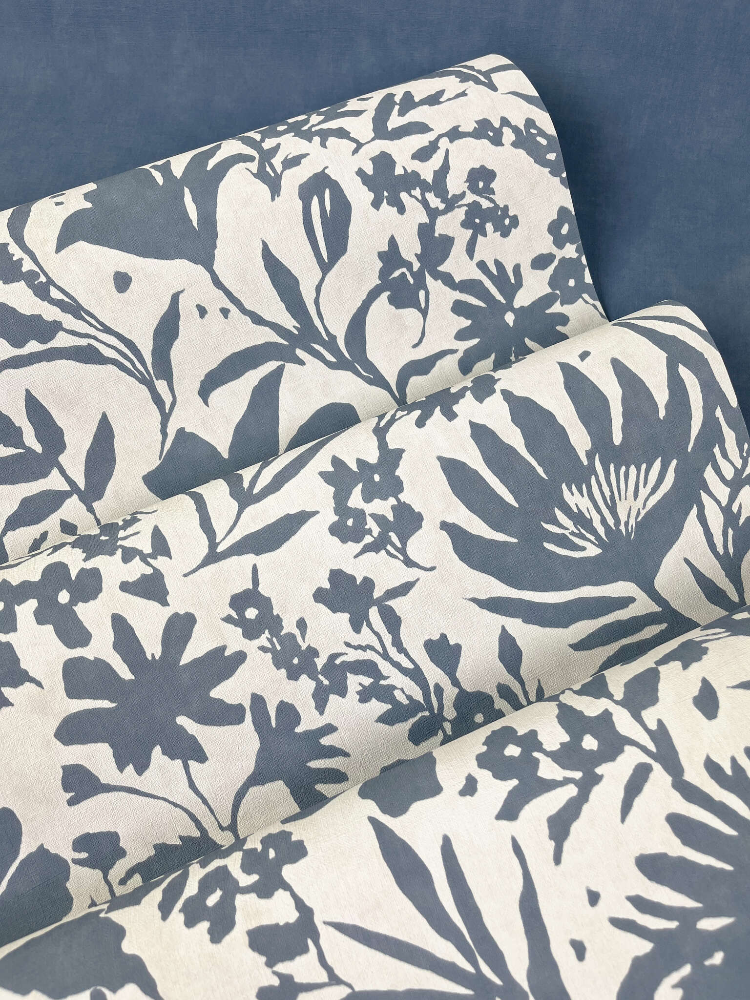 10-330090 Detailaufnahmen 3 Non-woven wallpaper in blue-dove blue Paraíso 330090