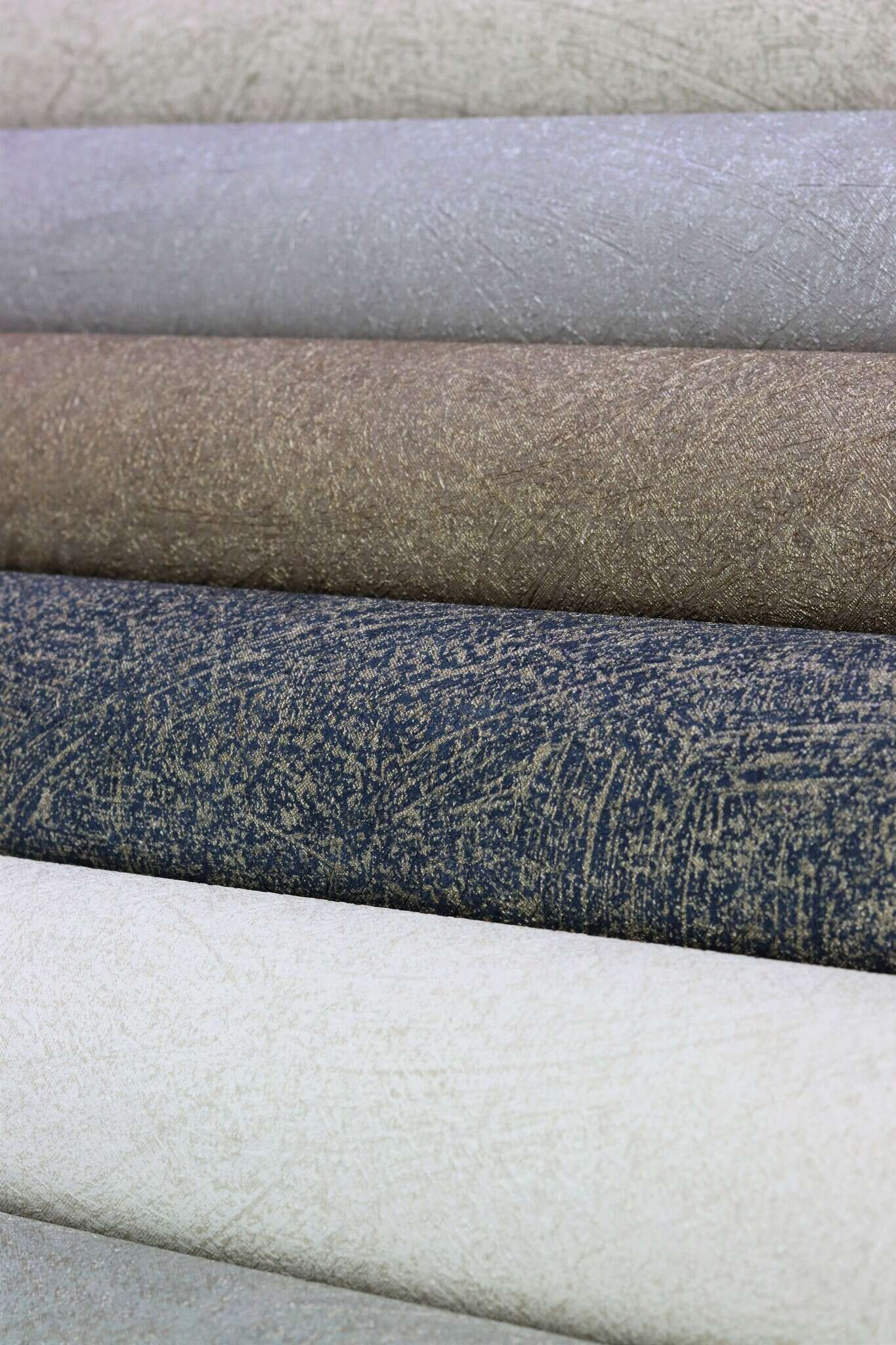 10-520255 Detailaufnahmen 4 Detailed image of Single-colour wallpaper with plaster look