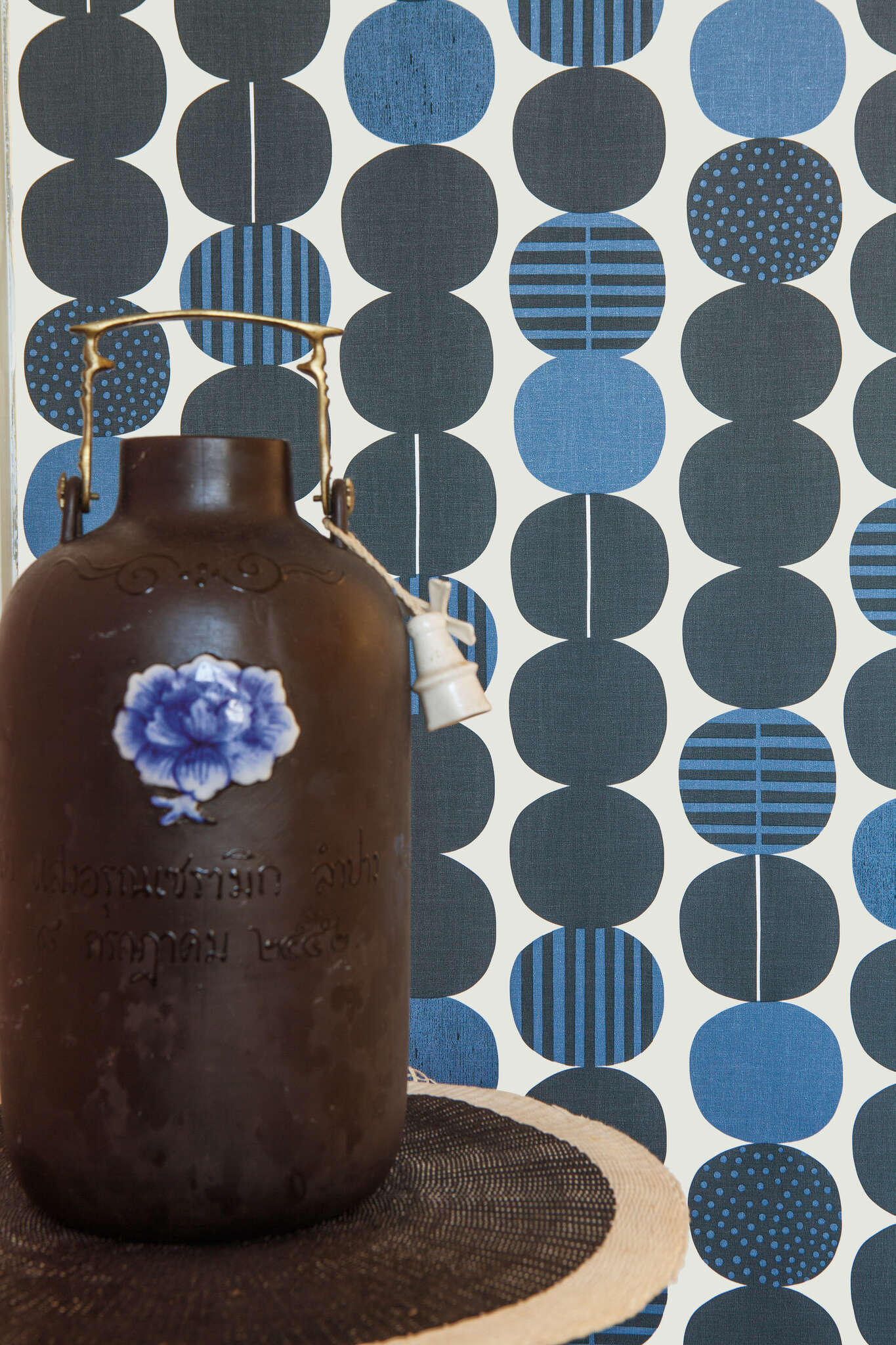10-539745 Raumbilder 1 Circles non-woven wallpaper in blue-dark blue Selection 539745