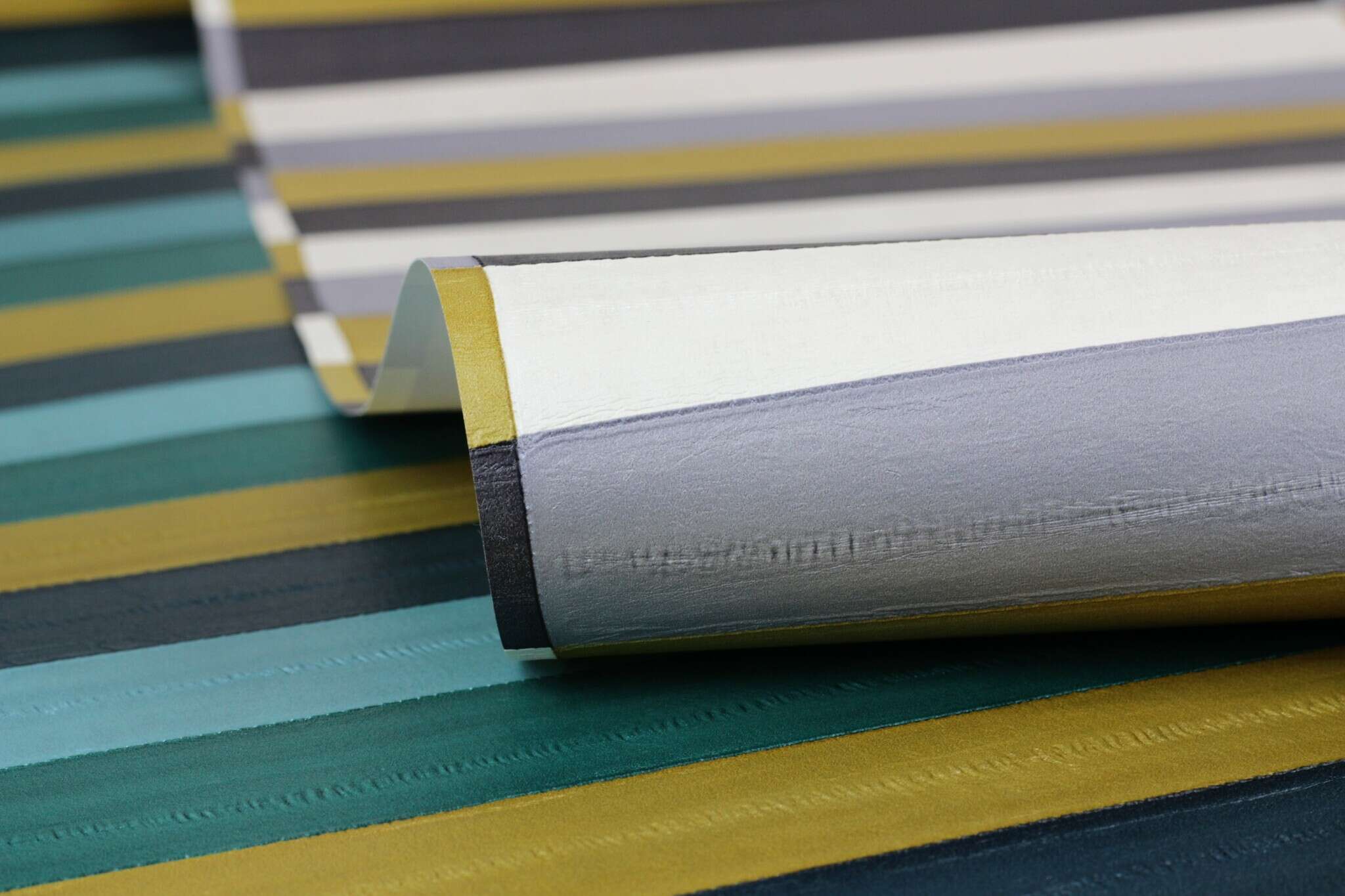 10-418729 Detailaufnahmen 6 Leather-look non-woven wallpaper in yellow-ochre Selection 418729