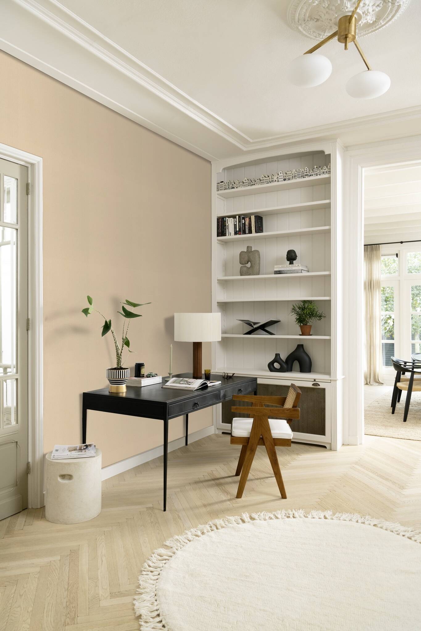 10-720150 Raumsituationen 3 Room with Single-colour wallpaper with thread texture