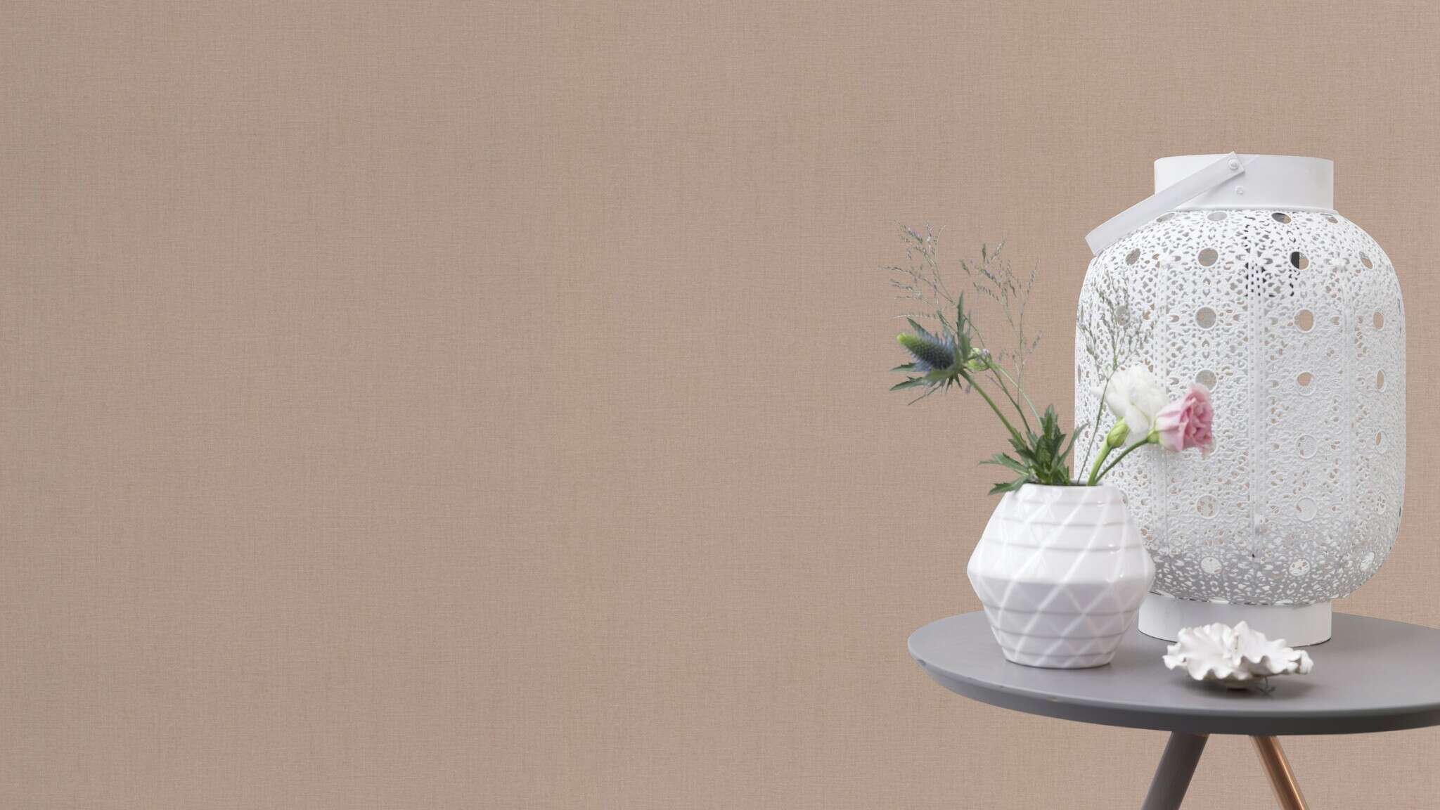 10-484649 Raumsituationen 1 Room with Single-colour wallpaper with a textile texture
