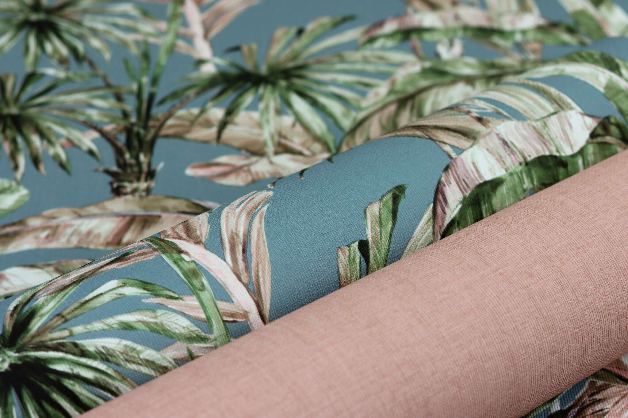 10-484557 Detailaufnahmen 2 Detailed image of Single-colour wallpaper with a textile texture
