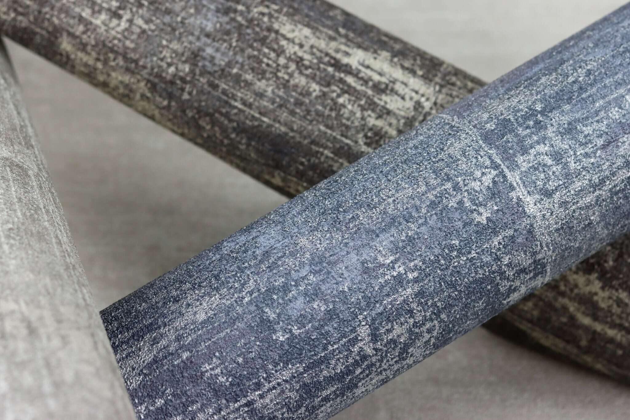 10-617634 Detailaufnahmen 6 Striped non-woven wallpaper in blue-demin Indigo Selection 617634