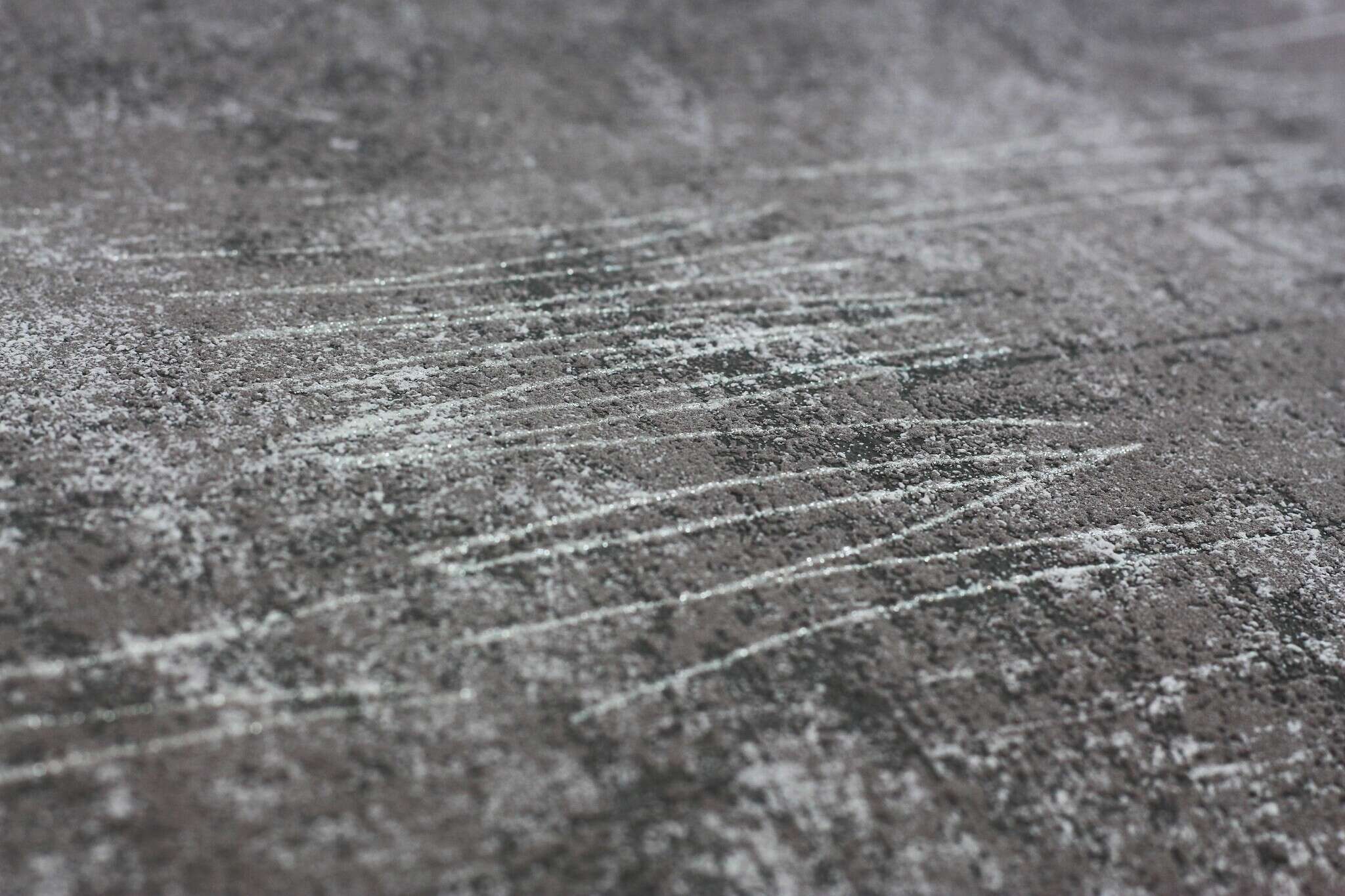 10-649970 Detailaufnahmen 1 Non-woven wallpaper in brown with fine lines in silver, Andy Wand 649970