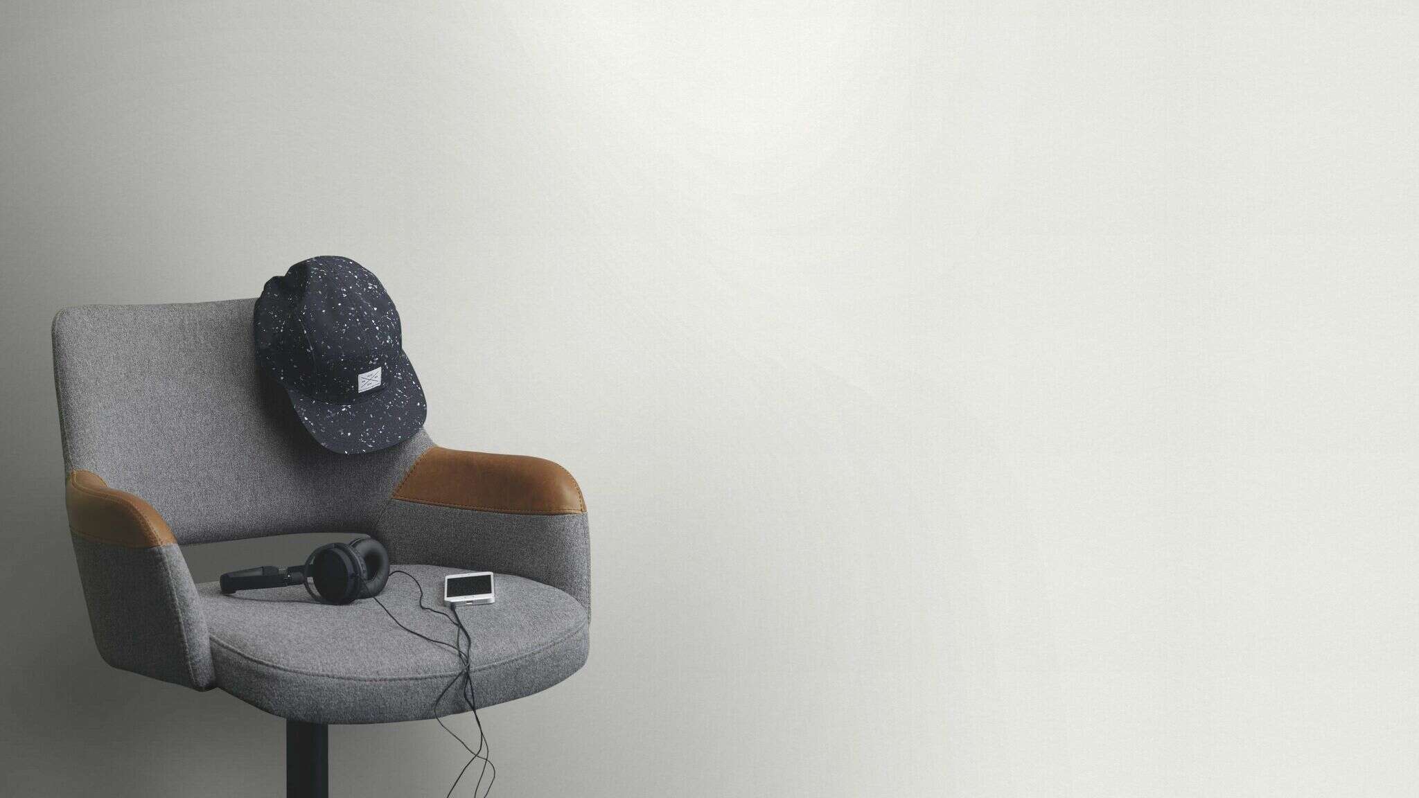 10-140200 Raumsituationen 3 Une chambre avec Blanc, intissé à peindre