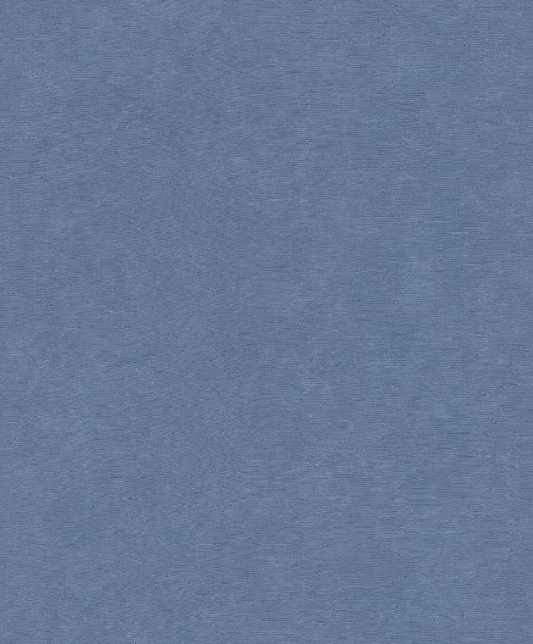 10-330090 Artikelscan 1 Strong wallpaper in rich denim blue with a fine textile texture – expressive and cosy.