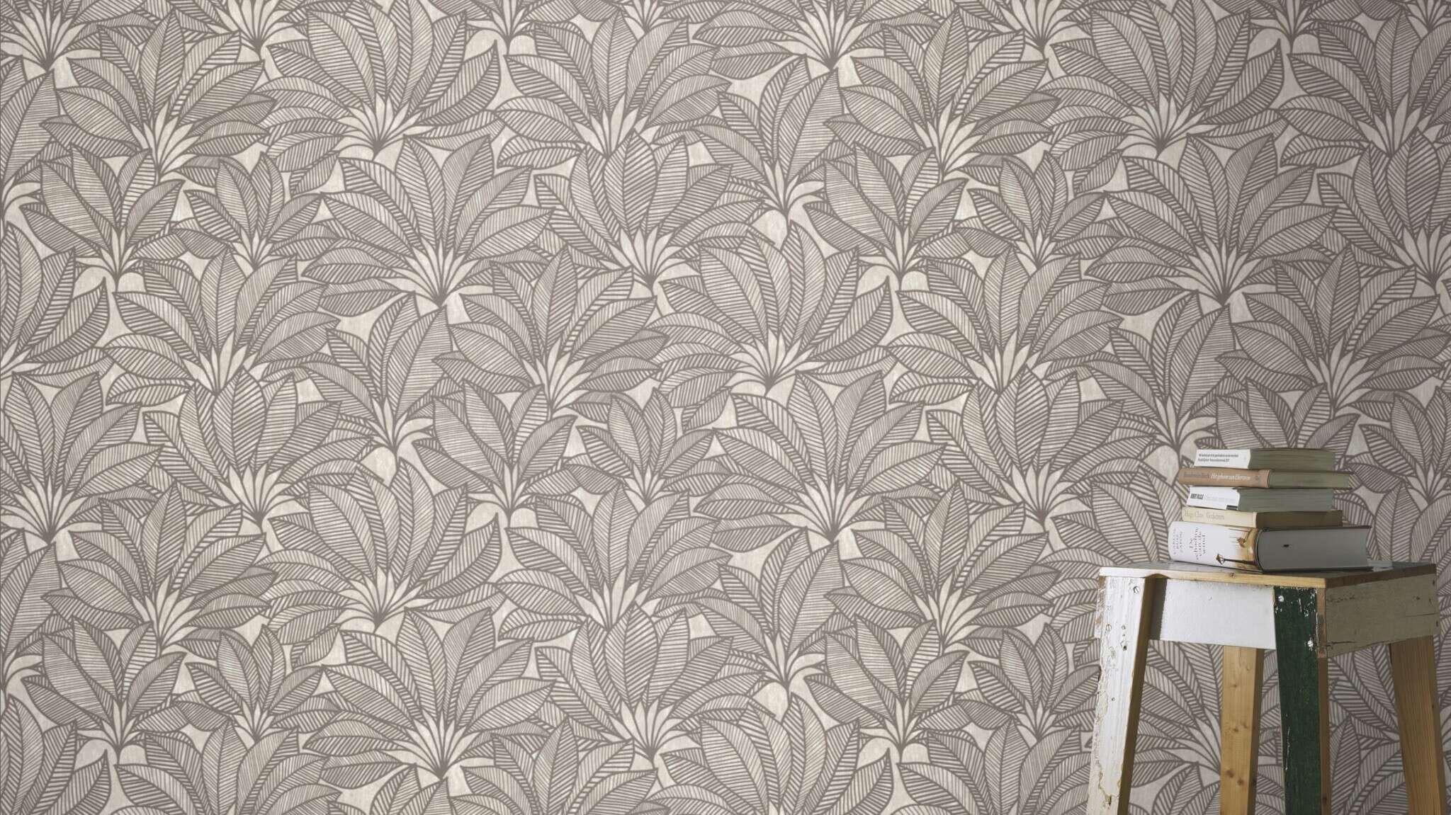 10-542653 Raumsituationen 2 Room with Sophisticatedly sketched, foamy leaf fans in beige on a brown background with a concrete look