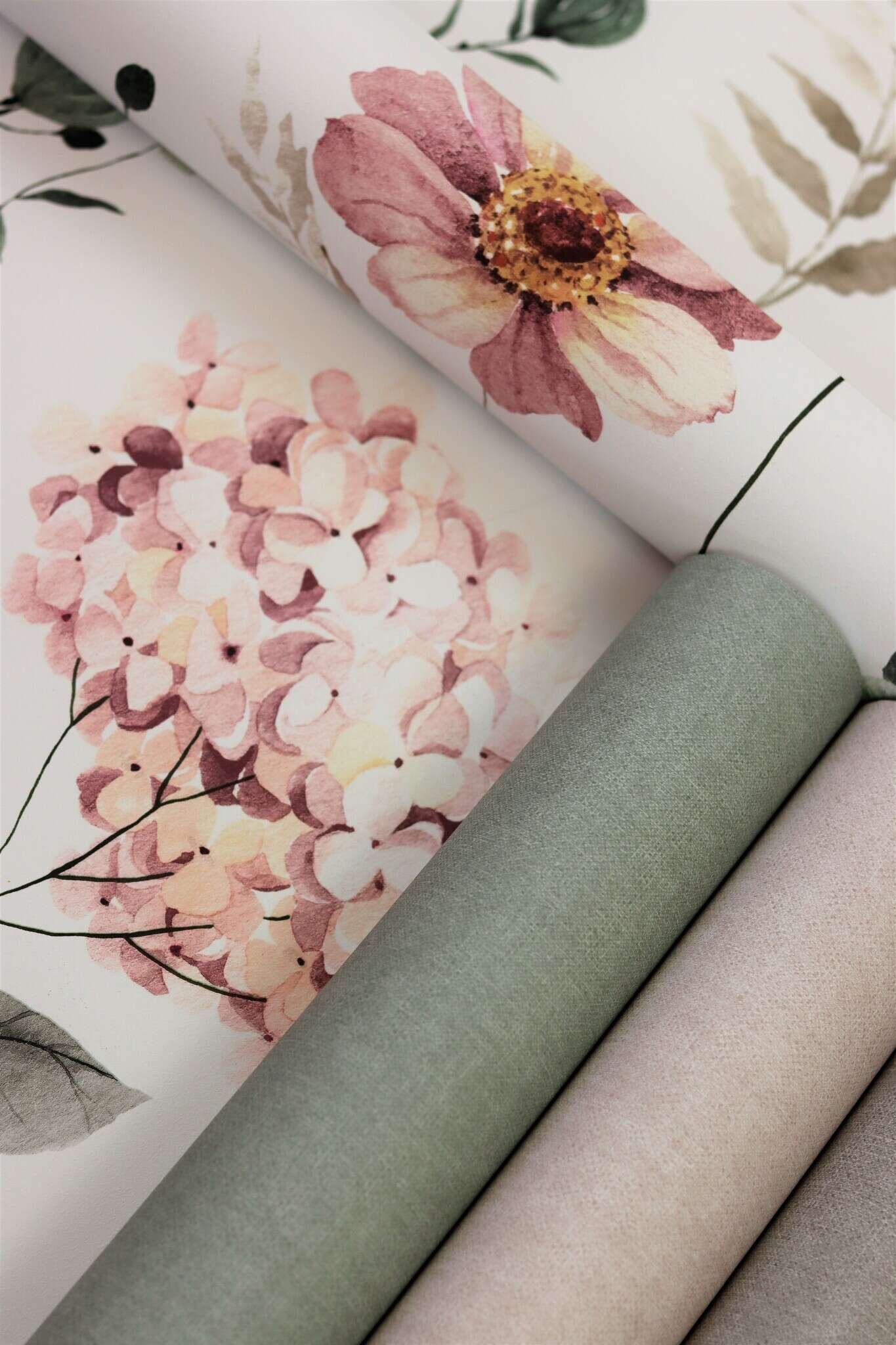 10-252835 Detailaufnahmen 21 Detailed image of Greenish matt wallpaper with a smooth texture for a calming room effect