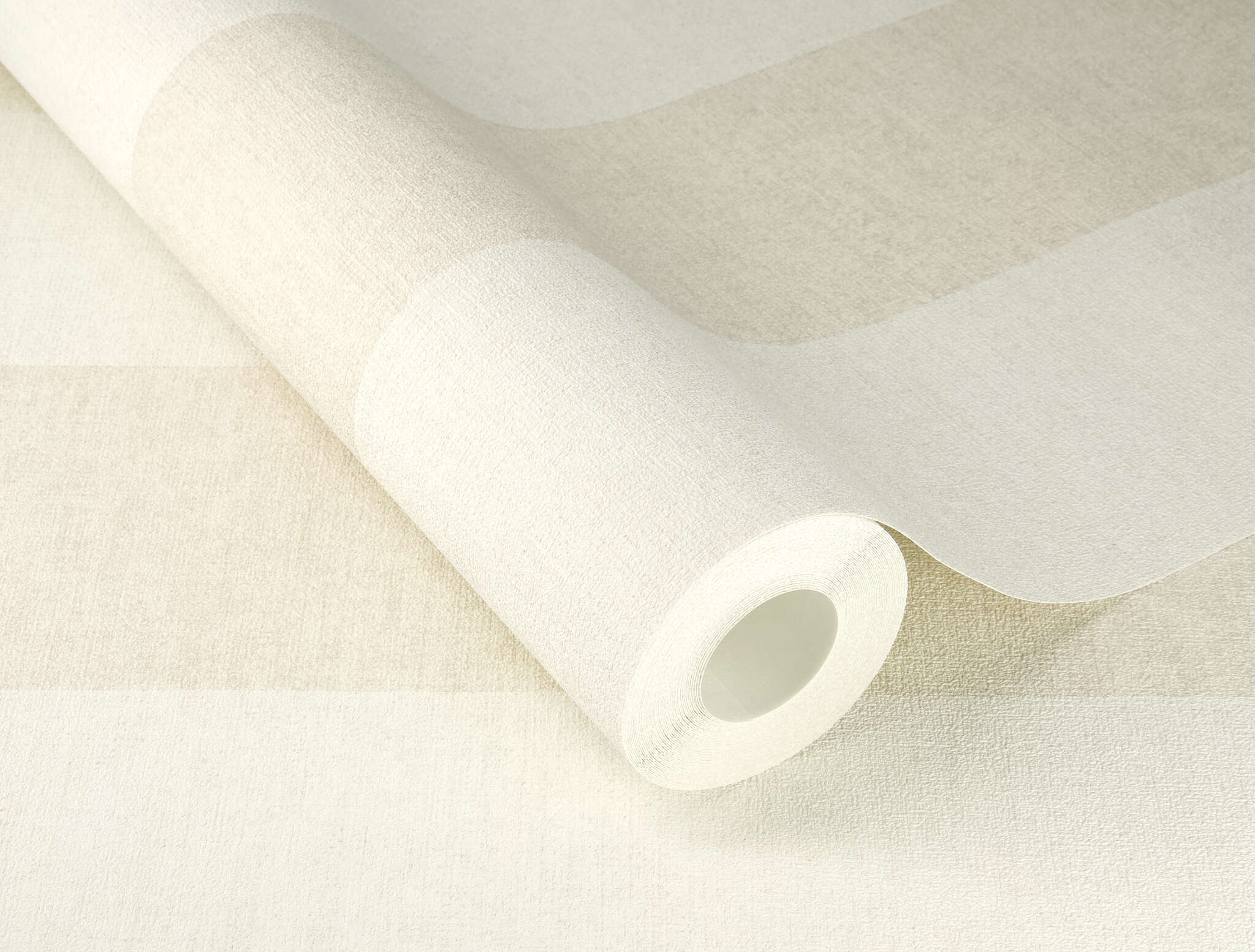 Vliestapete mit Streifen in Creme und Beige 600759 Detailed image of Wallpaper with block stripes and textile texture