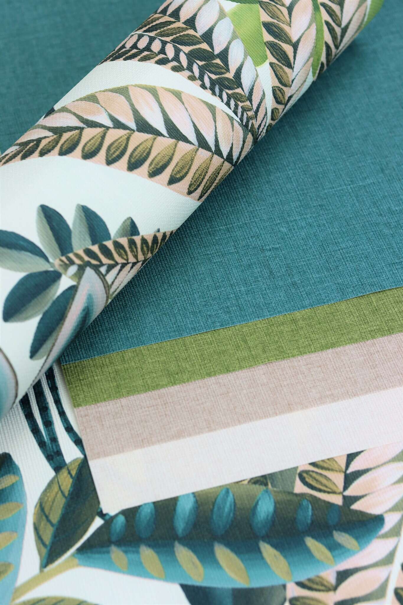 10-484649 Detailaufnahmen 11 Detailed image of Single-colour wallpaper with a textile texture