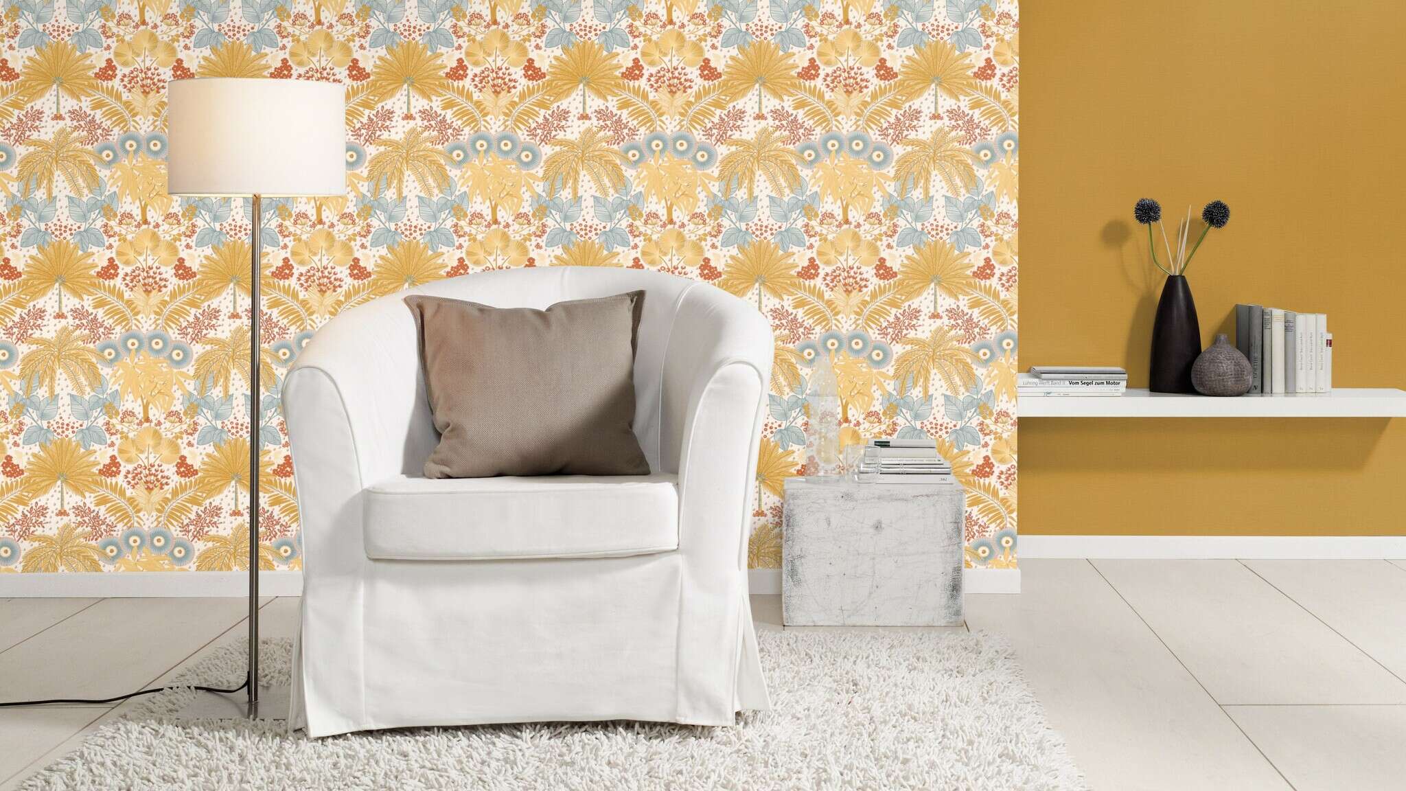 10-452075 Raumsituationen 8 Room with Striking non-woven wallpaper in rich mustard yellow with a light texture – brings warmth and colour to the room.
