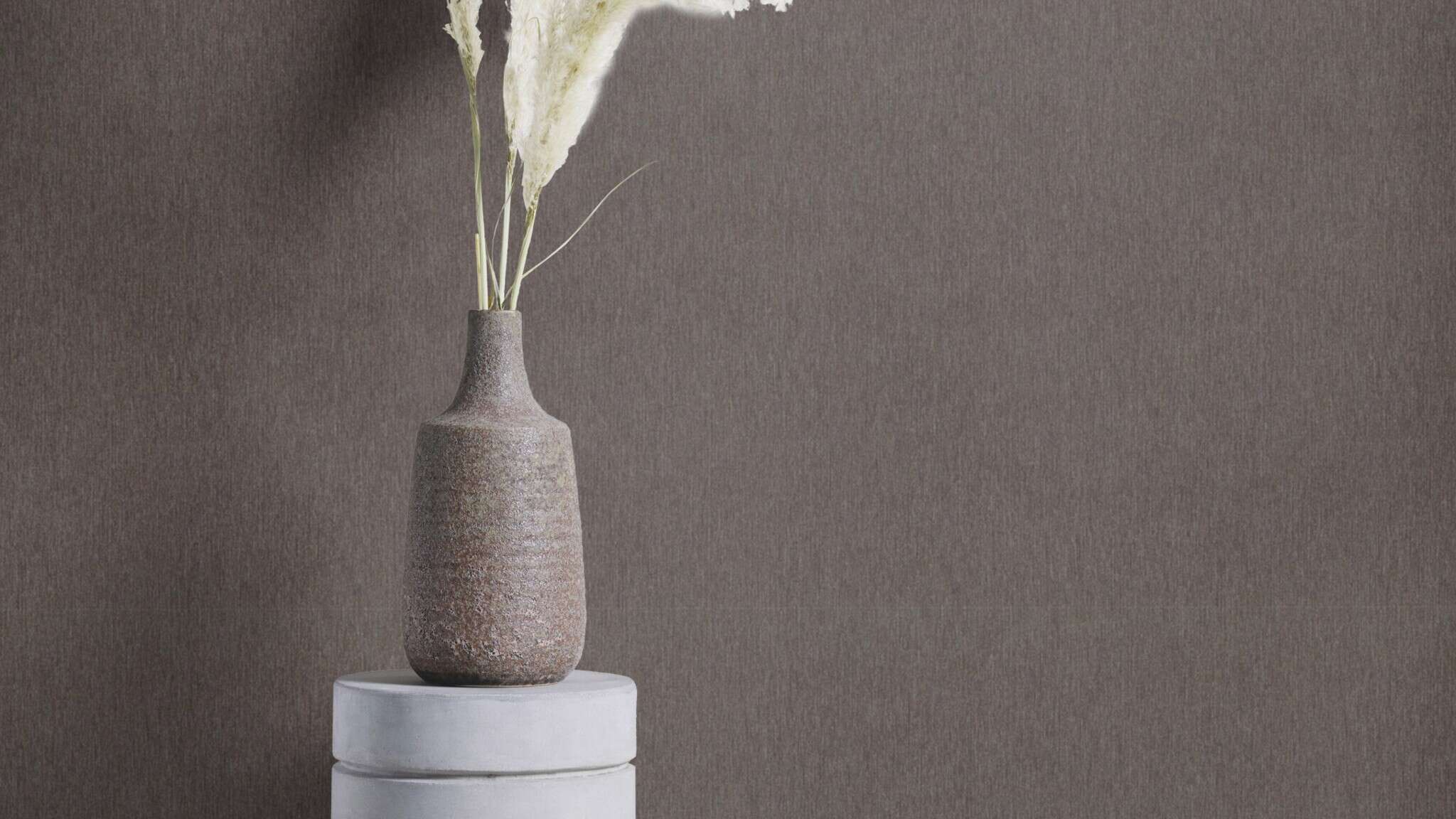 10-978476 Raumsituationen 1 Plain non-woven wallpaper in brown-dark brown Incanto 978476