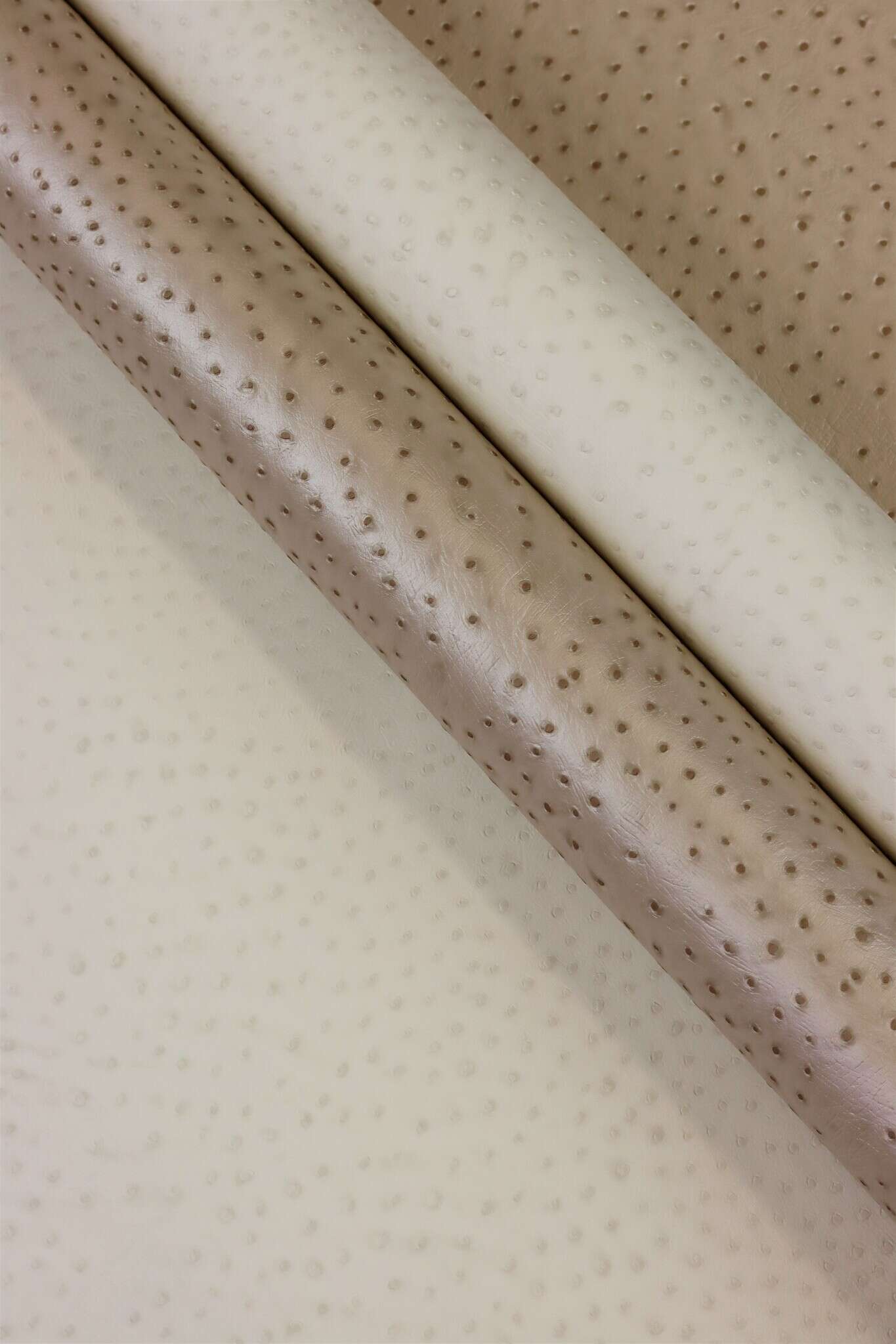10-751512 Detailaufnahmen 4 Image détaillée de Papier peint aspect cuir d'autruche et légèrement brillant