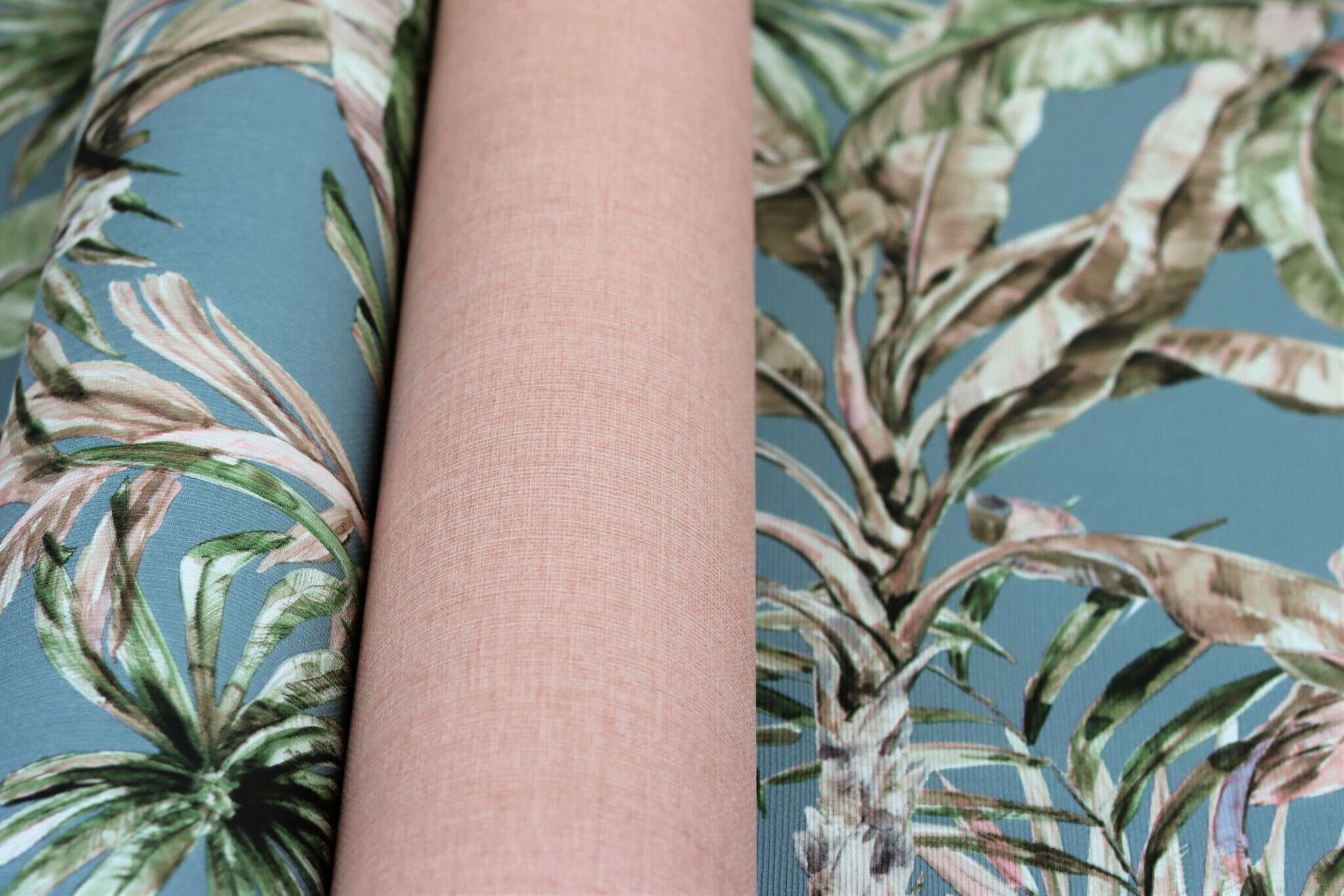 10-484557 Detailaufnahmen 4 Detailed image of Single-colour wallpaper with a textile texture