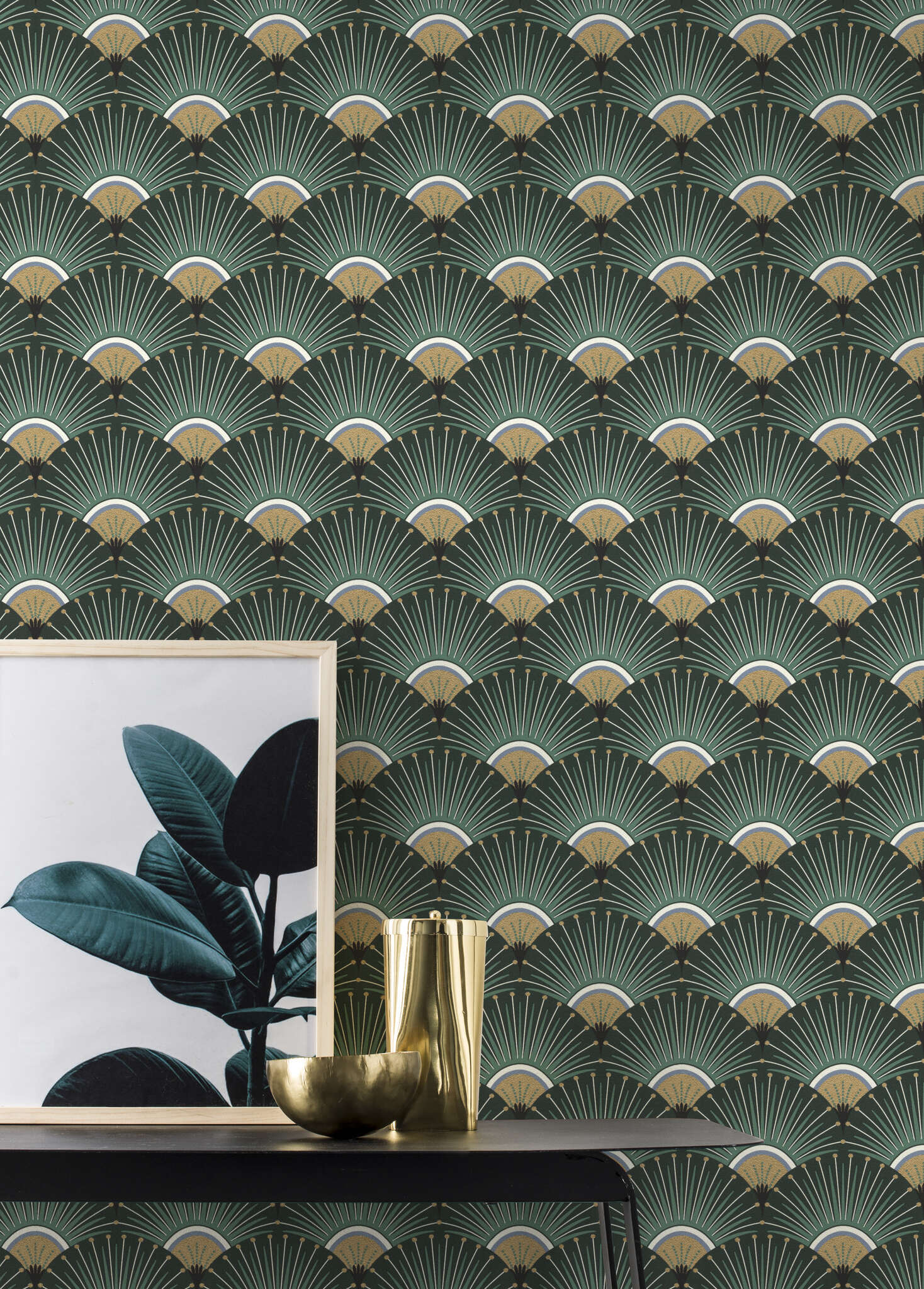 10-637618 Raumsituationen 1 Room with Wallpaper with stylised peacock fan in Art Deco style